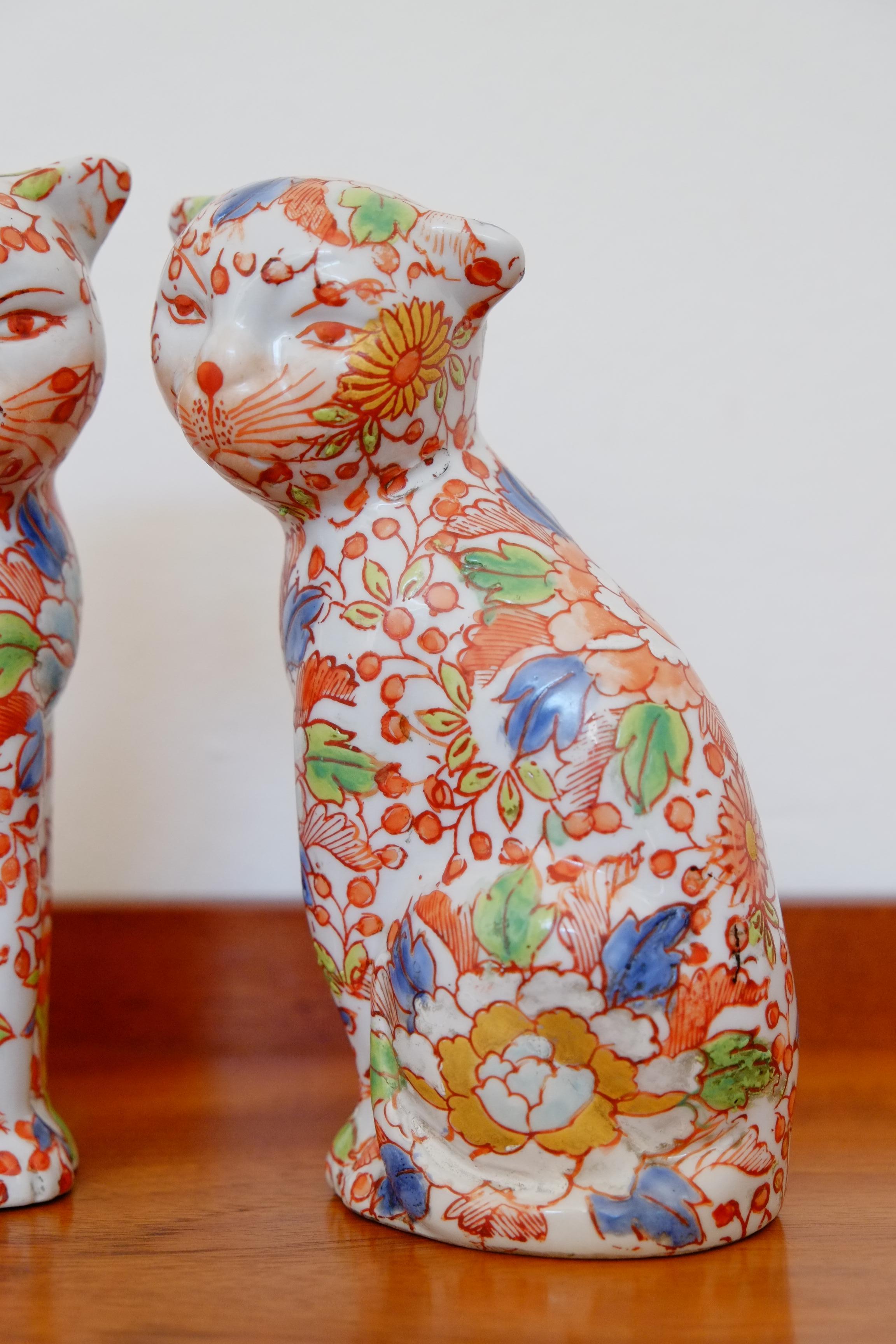 Pair of early 20th c. Japanese Imari Porcelain Lovable Cat Sculptures, Signed For Sale 2