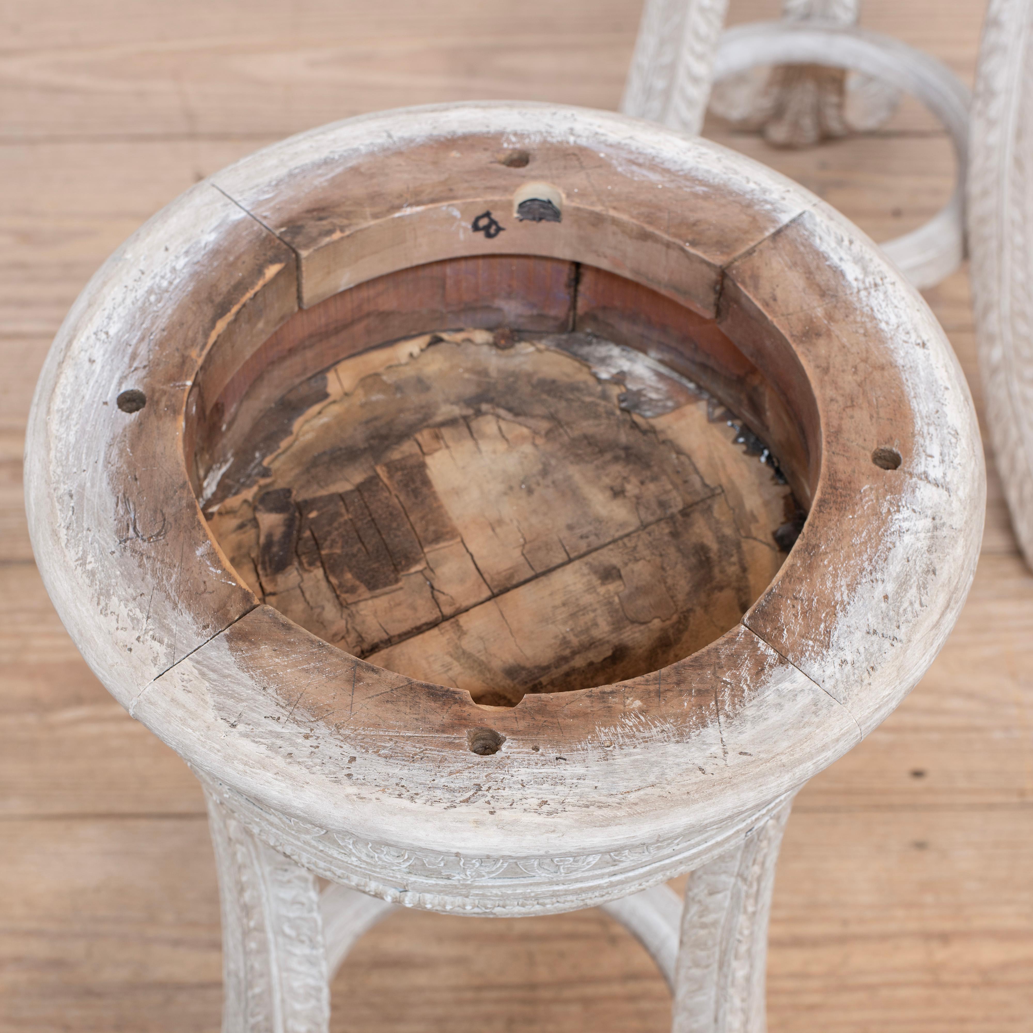 Paire de piédestaux de style Serge Roche du début du C.I.C. avec porphyre peint en vert. Bon état - En vente à Kent, CT