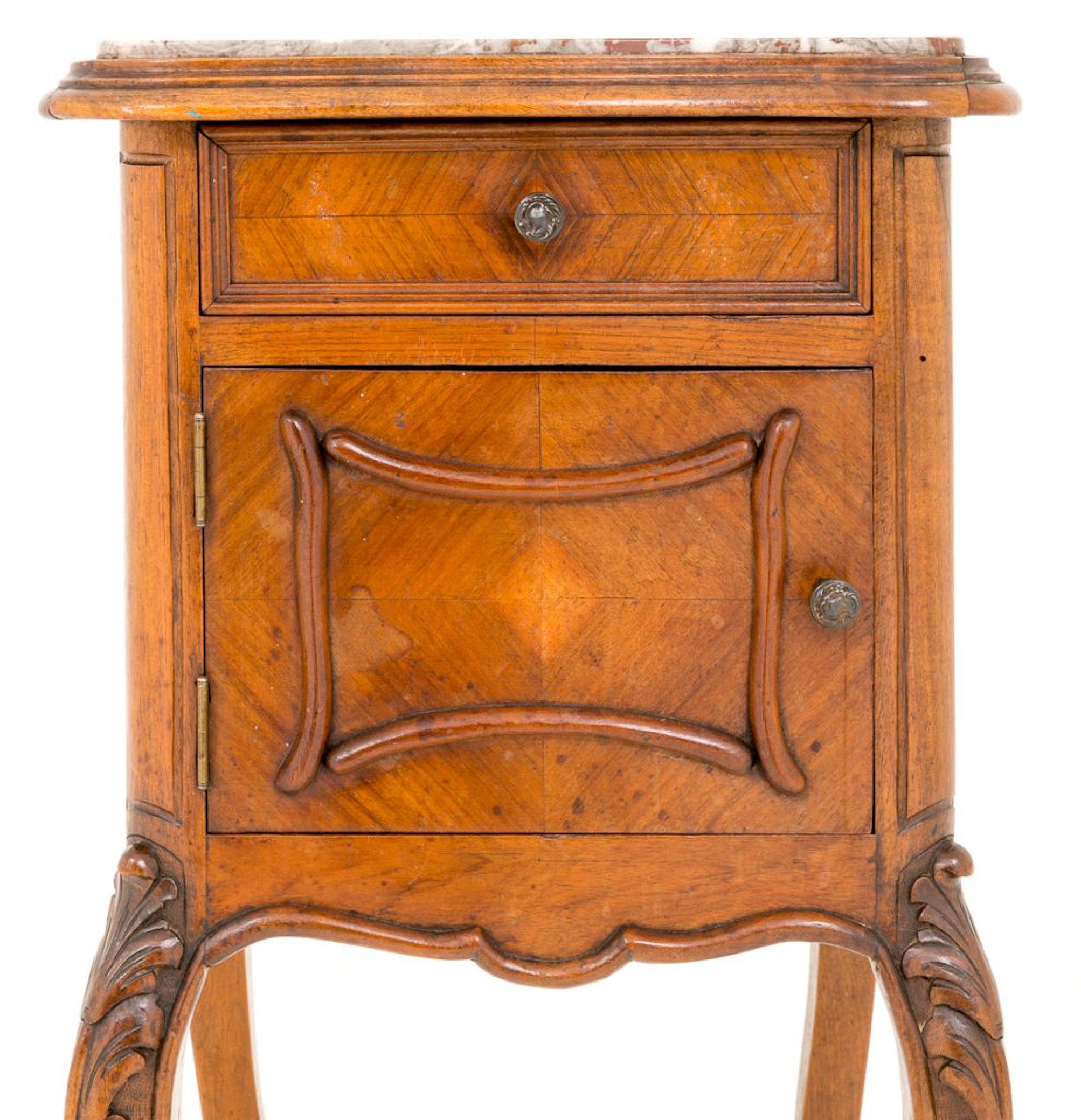 Pair of Early 20th Century Walnut Bedside Cabinets 2