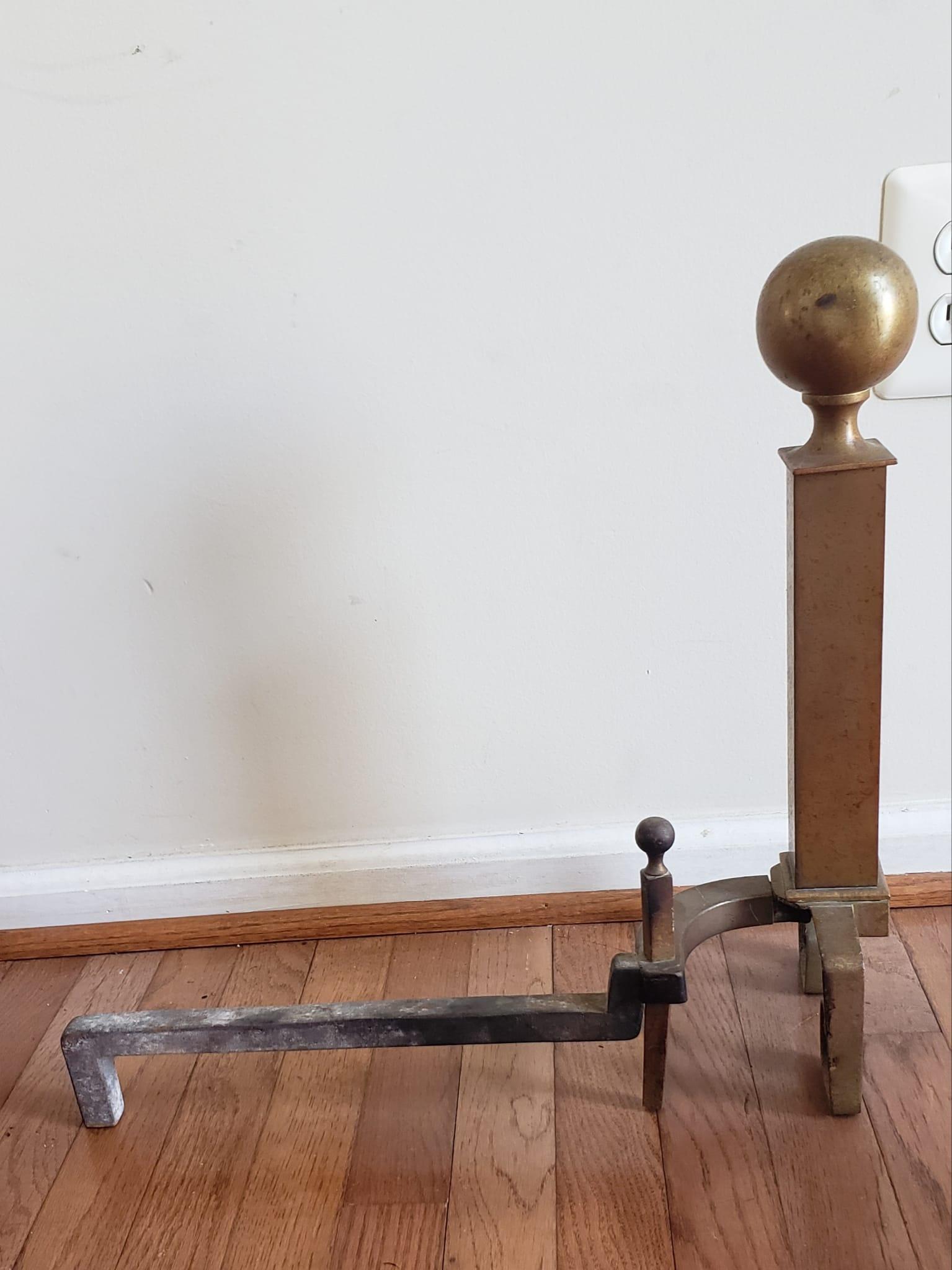 Pair of Early 20th Century Art Deco Brass Andirons In Good Condition For Sale In Germantown, MD