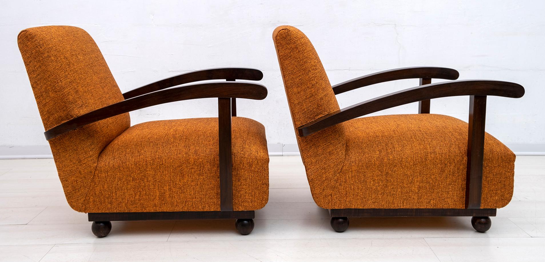 Pair of Early 20th Century Art Deco Italian Walnut Armchairs 1