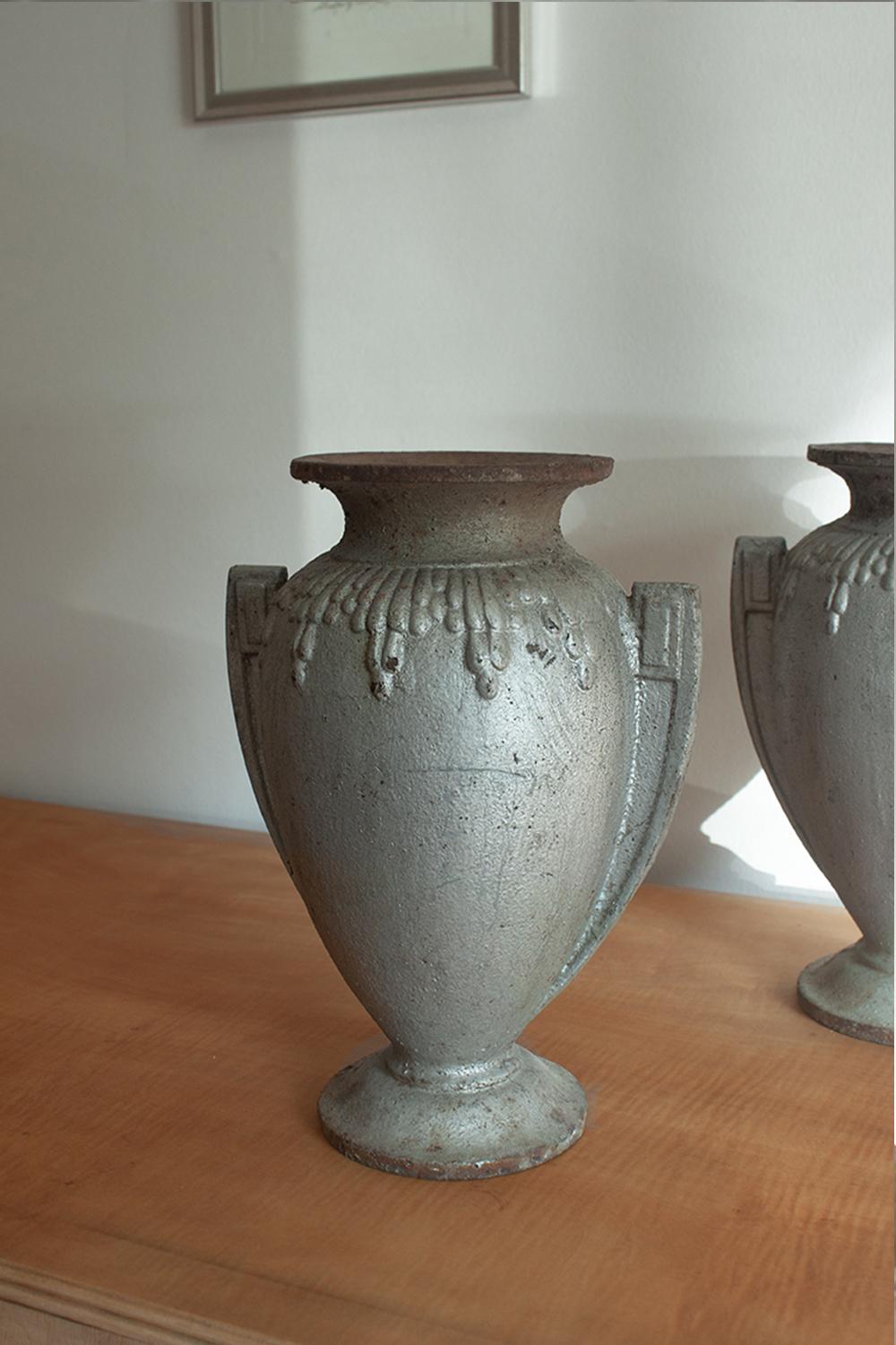 Pair of 20th Century Art Deco Style Cast Iron Urns In Good Condition In Rümmingen, BW