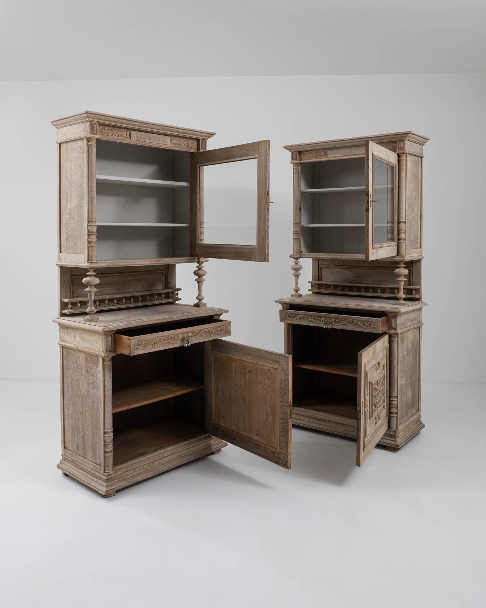 Pair of Early 20th Century Belgian Oak Vitrines à Deux Corps For Sale 1