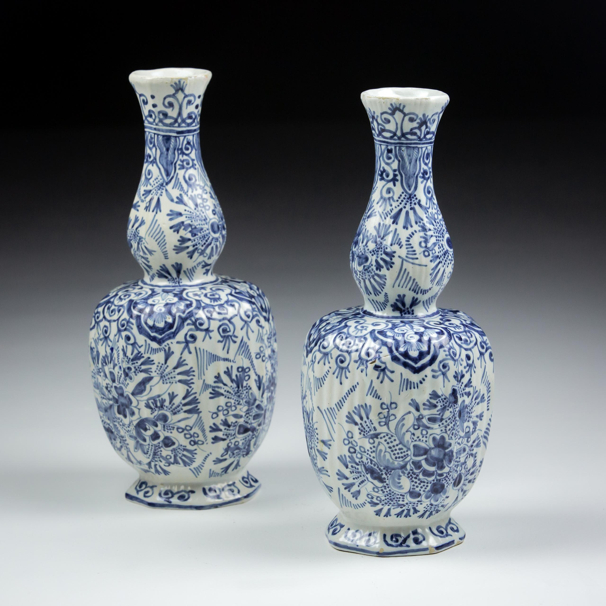 Dutch Pair of Early 20th Century Blue and White Delft Gourd Vase