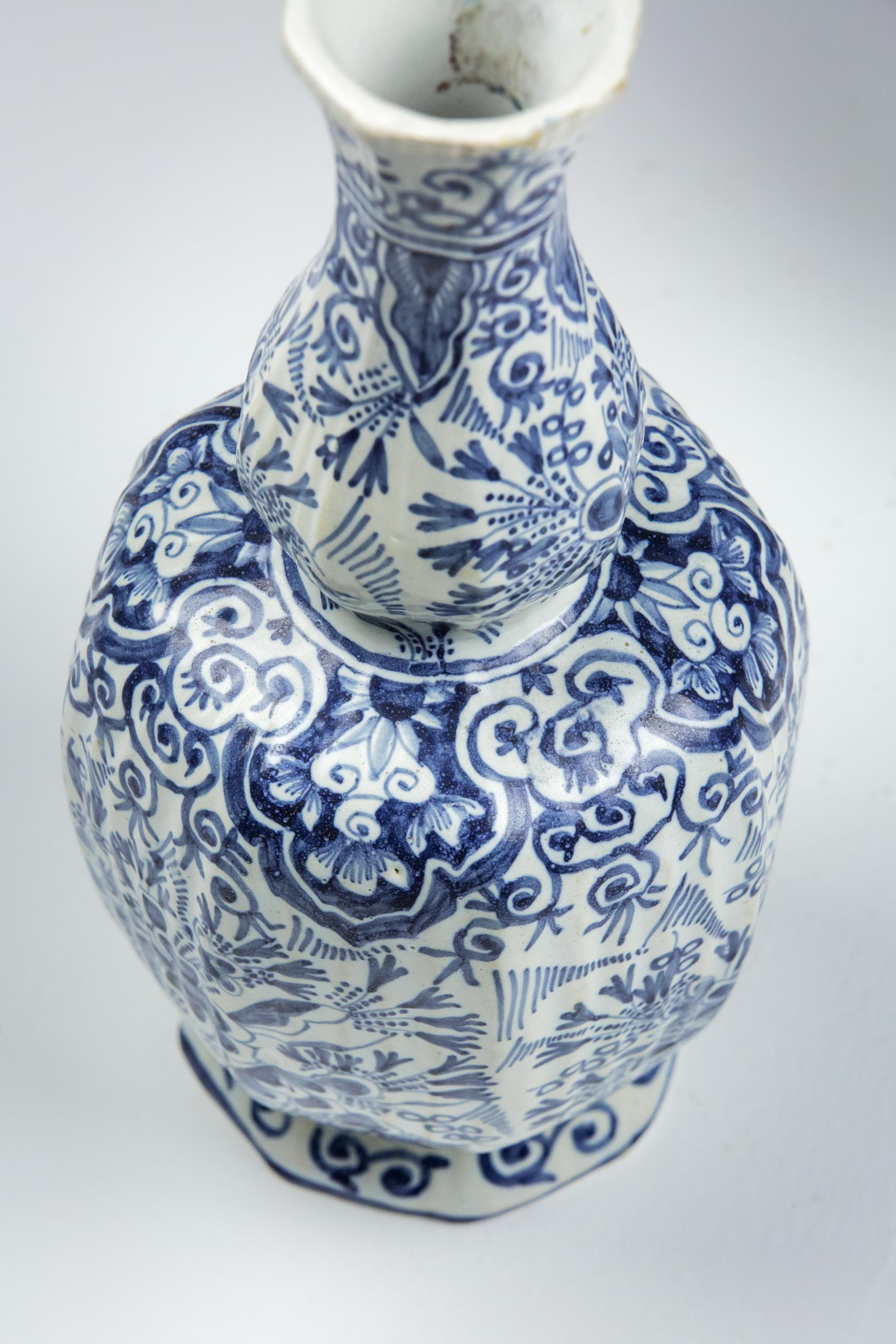 Pair of Early 20th Century Blue and White Delft Gourd Vase 2