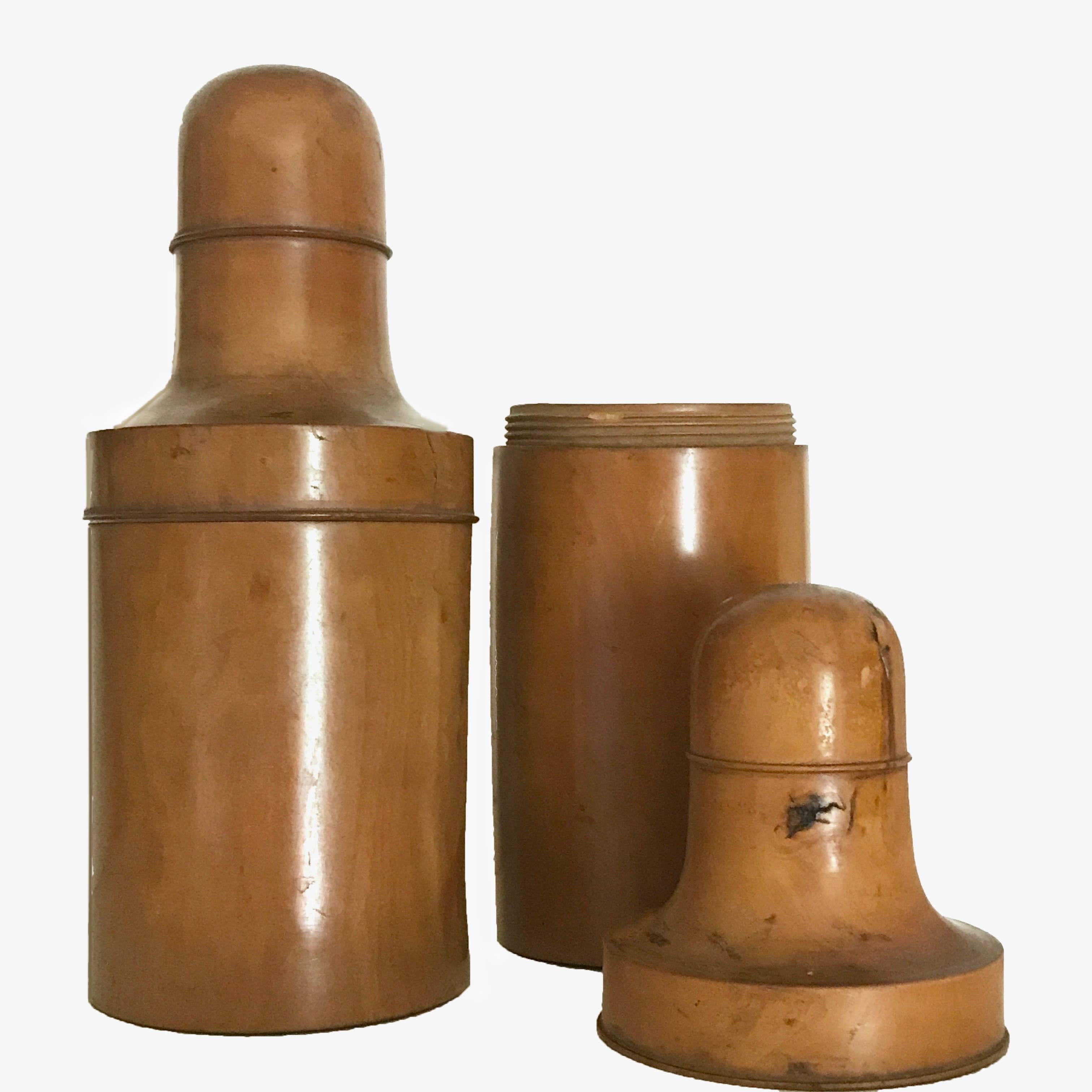 Pair of Early 20th Century Boxwood Italian Pharmacy Bottles For Sale 2