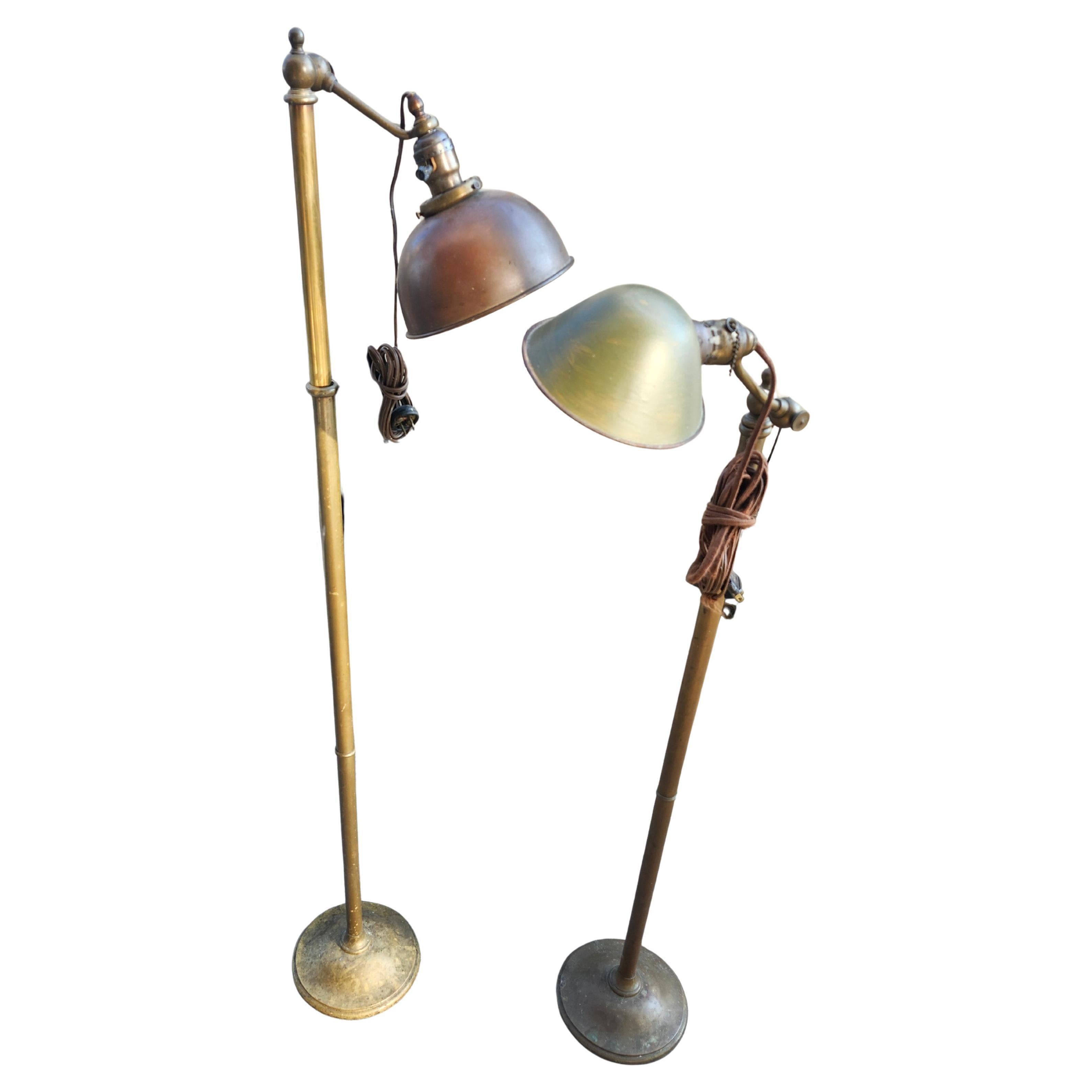 Métal Paire de lampes de pharmacie réglables en laiton du début du 20e siècle C1920 Vendues séparément en vente