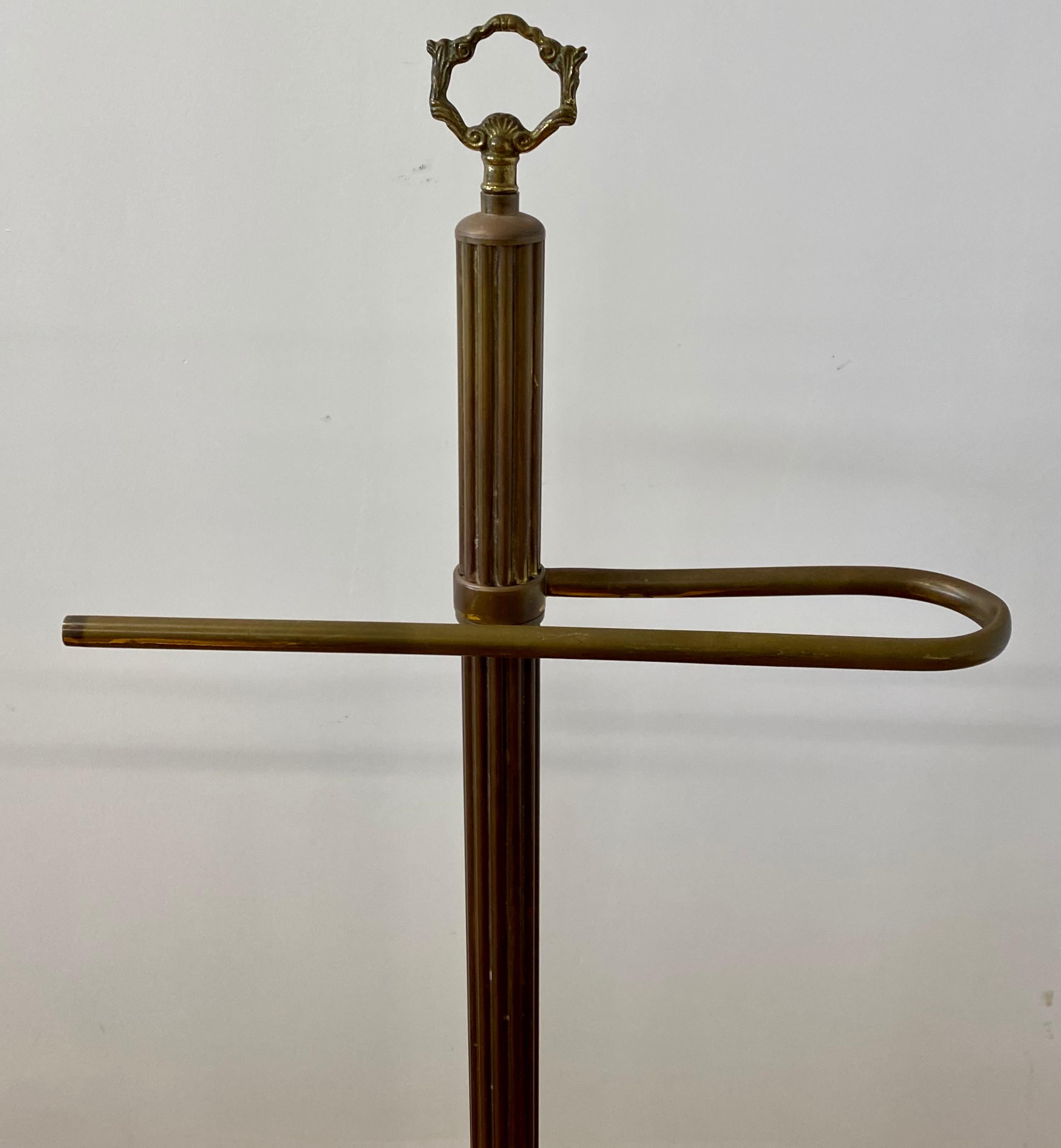 Pair of Early 20th Century Brass Towel Holders In Good Condition For Sale In San Francisco, CA