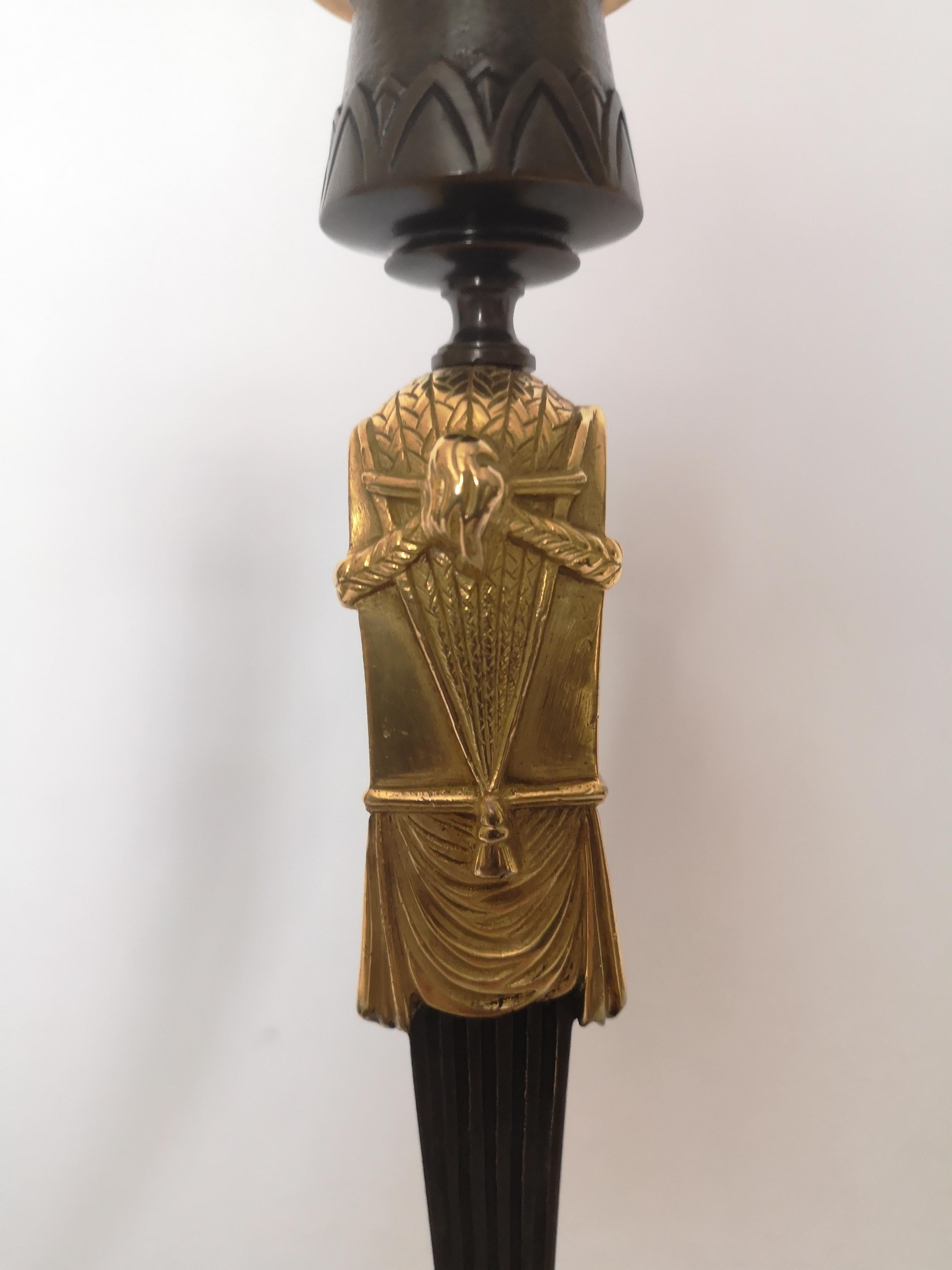 Pair of Early 20th Century Bronze Egyptian Revival Candlesticks In Good Condition For Sale In London, GB