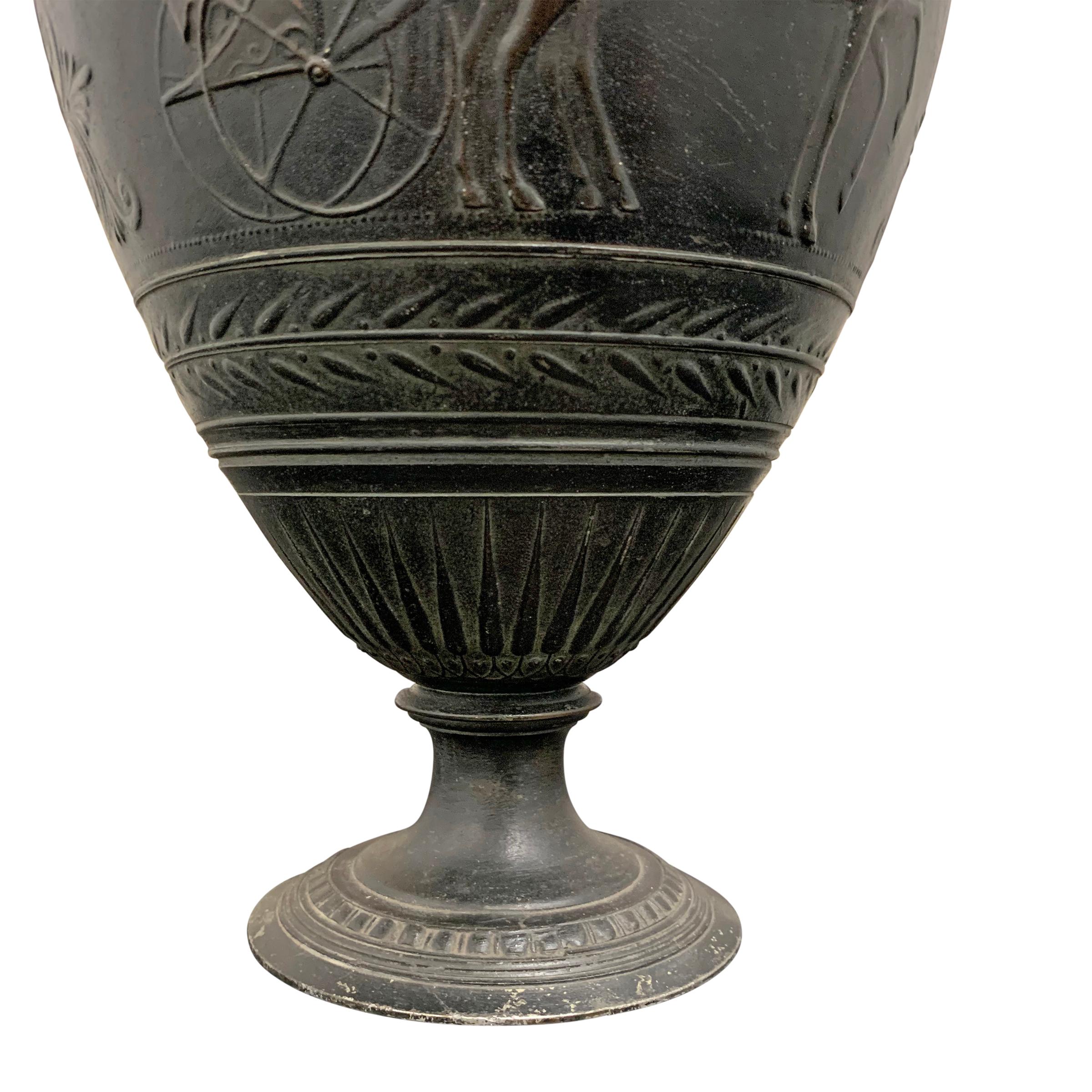 Bronze Paire d'urnes en bronze de style romain du début du 20e siècle en vente