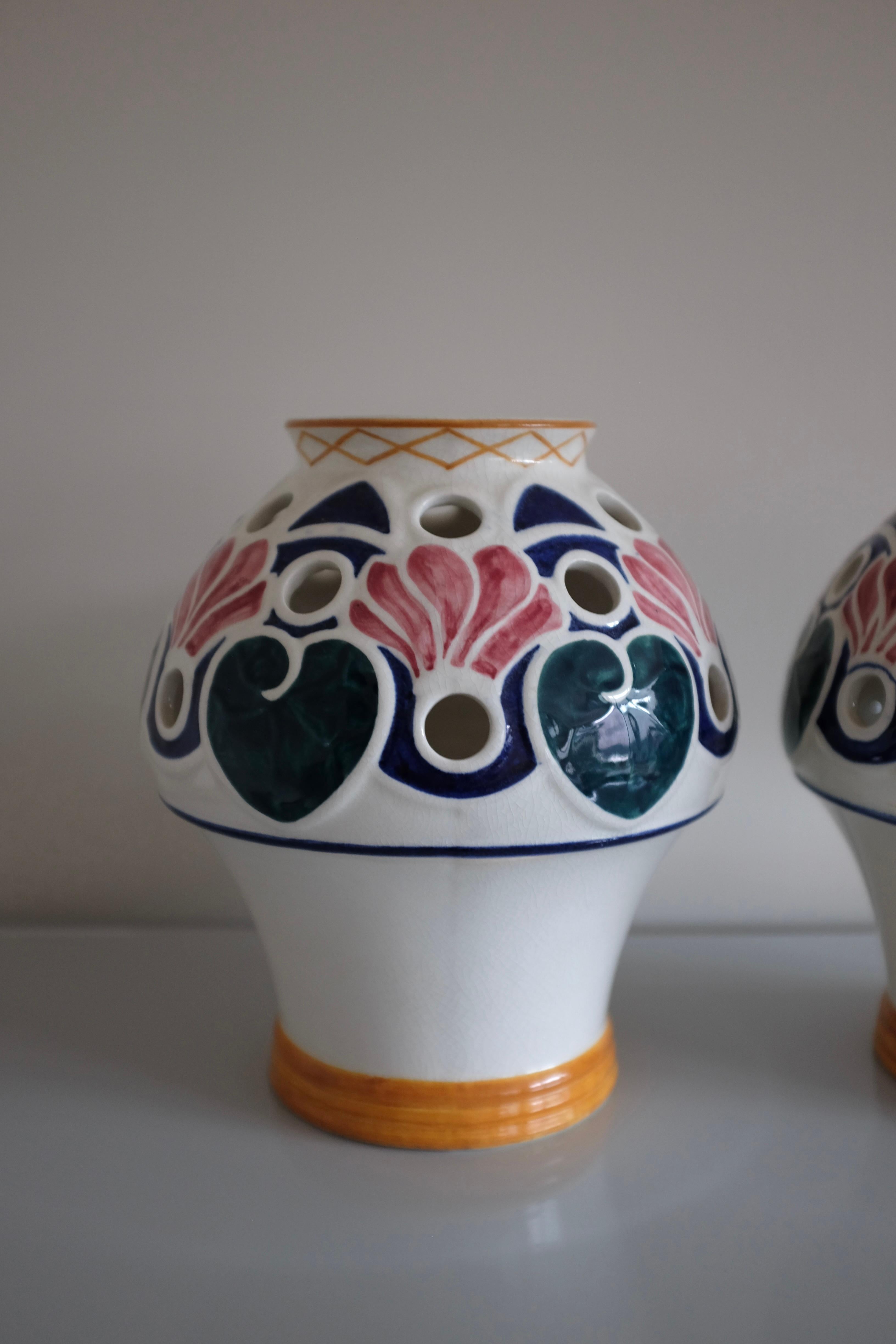 Arts and Crafts Paire de vases en céramique du début du 20e siècle par Alf Wallander en vente