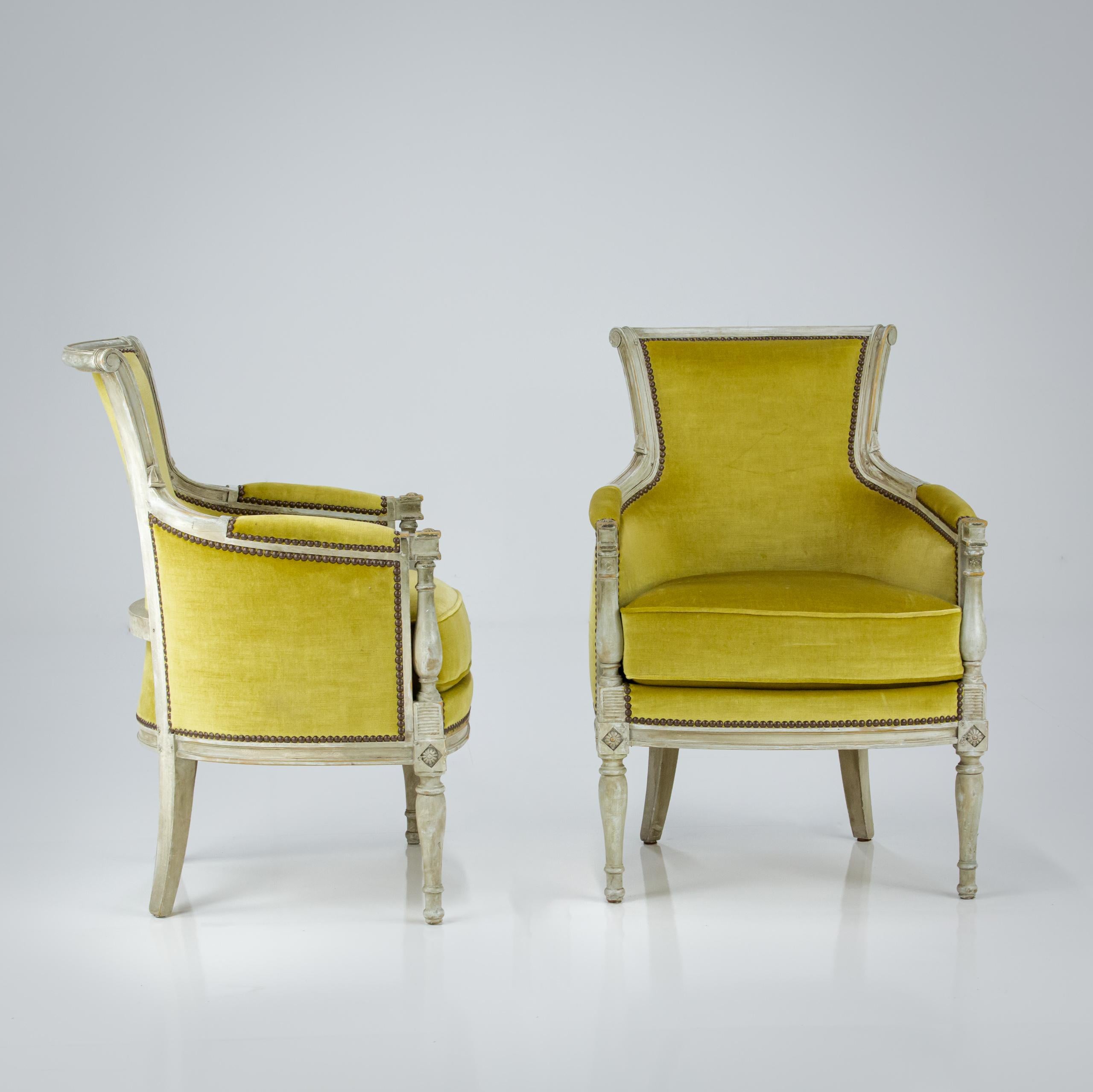 Pair of Early 20th Century Chateau Bergere Chairs In Good Condition In Pease pottage, West Sussex