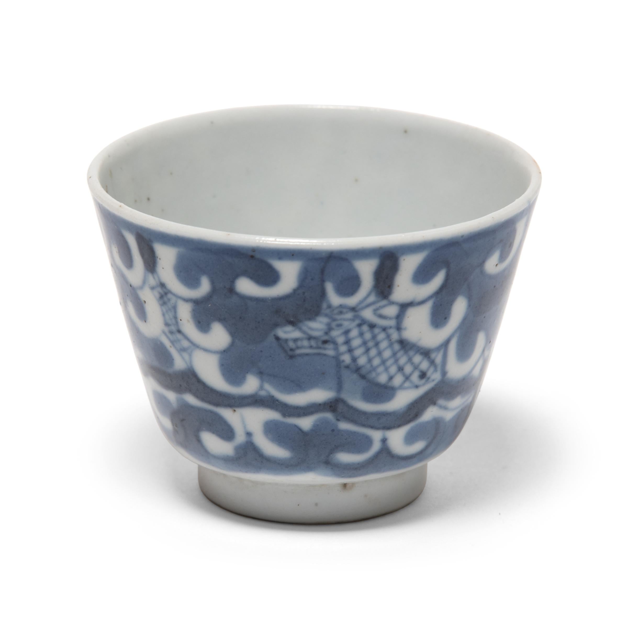 Qing Pair of Early 20th Century Chinese Blue and White Tea Cups