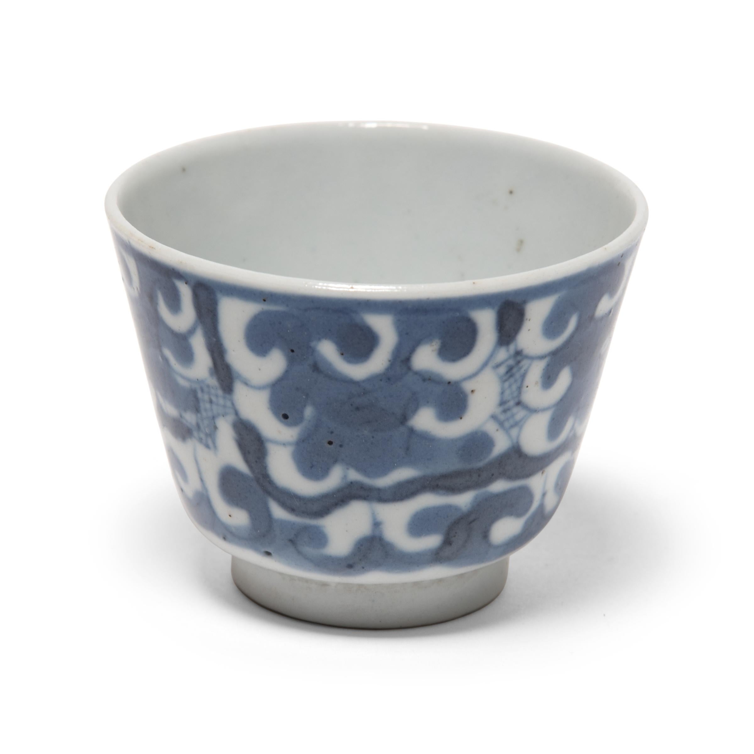 Glazed Pair of Early 20th Century Chinese Blue and White Tea Cups