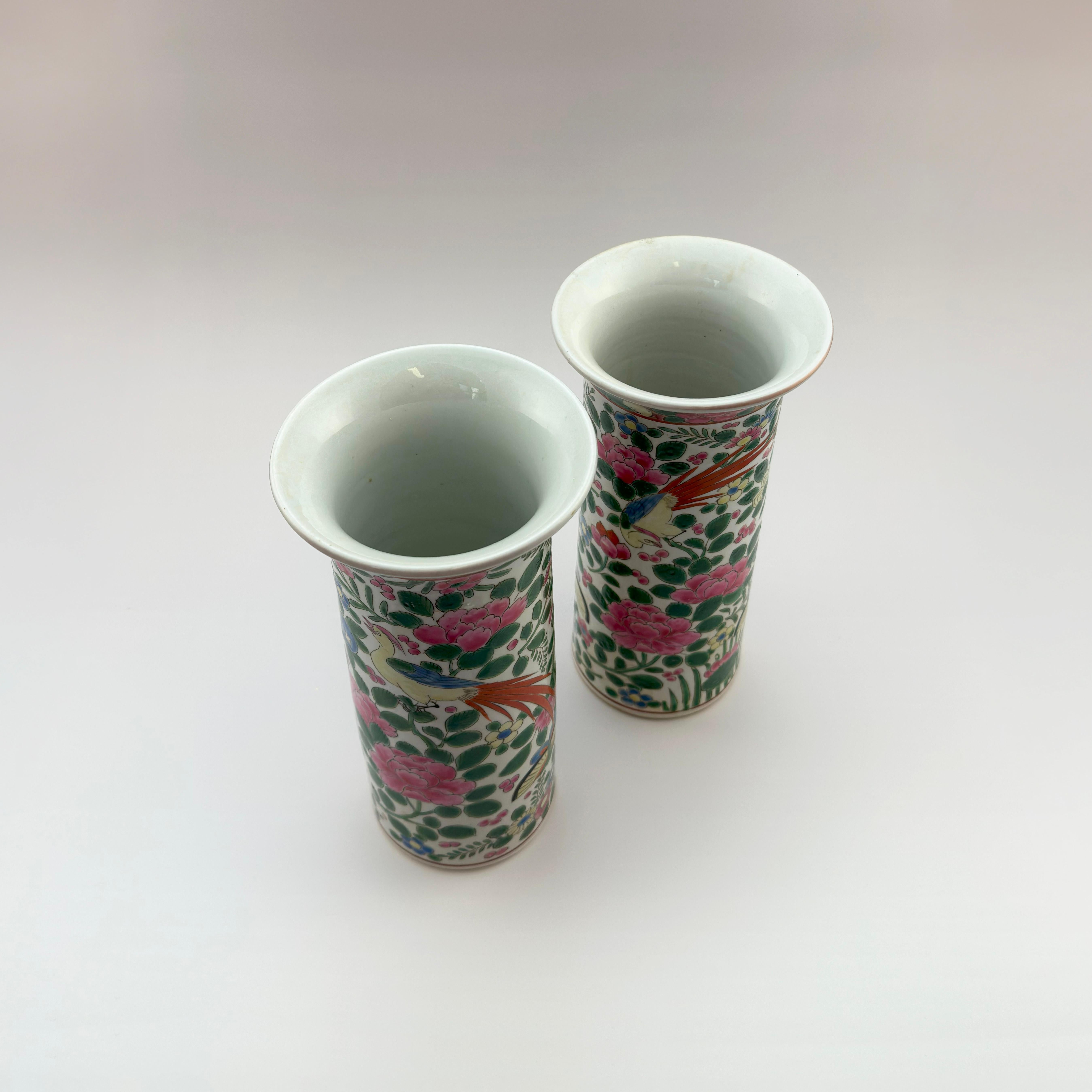 Enameled Pair of Early 20th Century Chinese Export Porcelain Famille Rose Spill Vases For Sale
