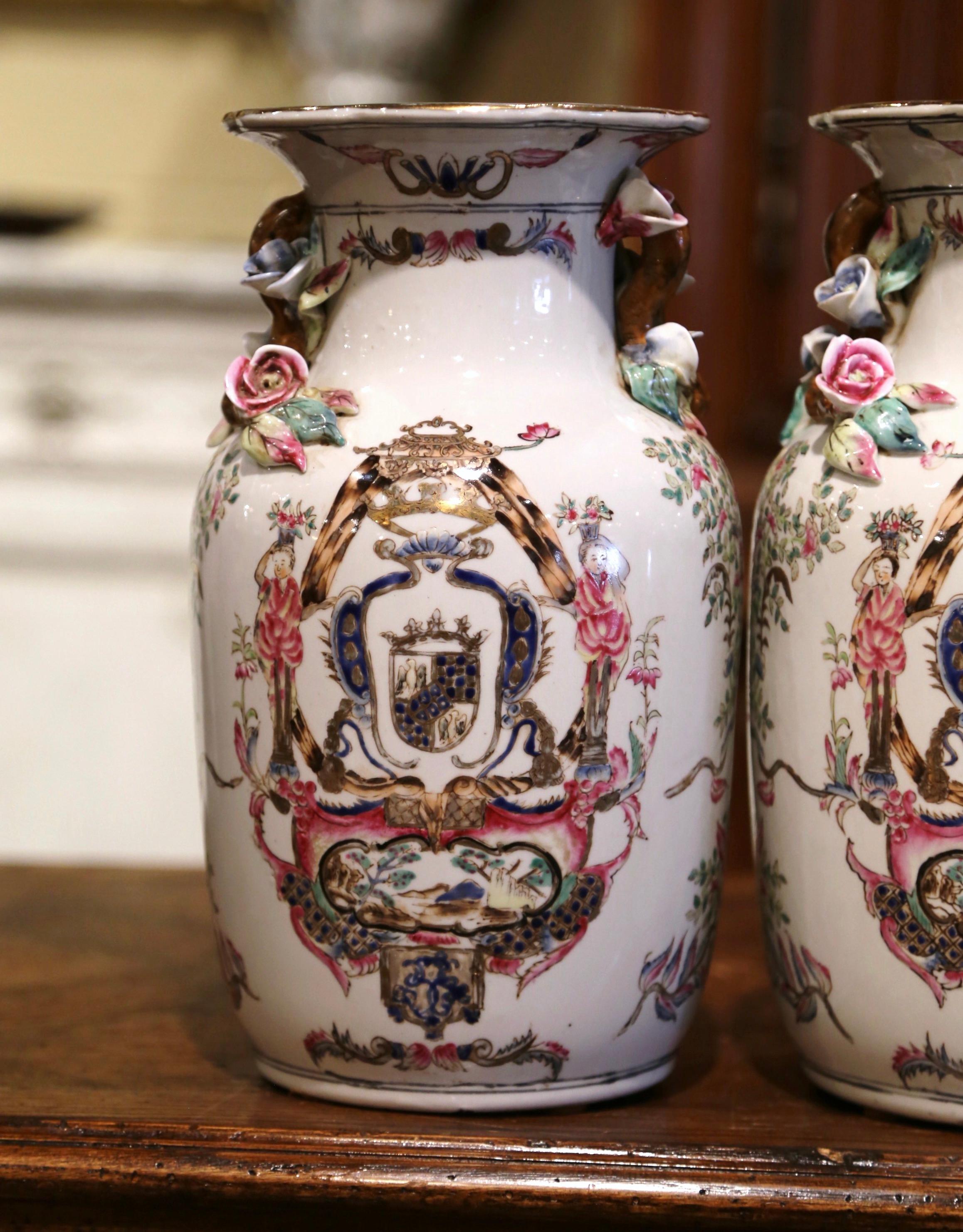 Pair of Early 20th Century Chinese Painted and Gilt Barbotine Porcelain Vases In Excellent Condition In Dallas, TX