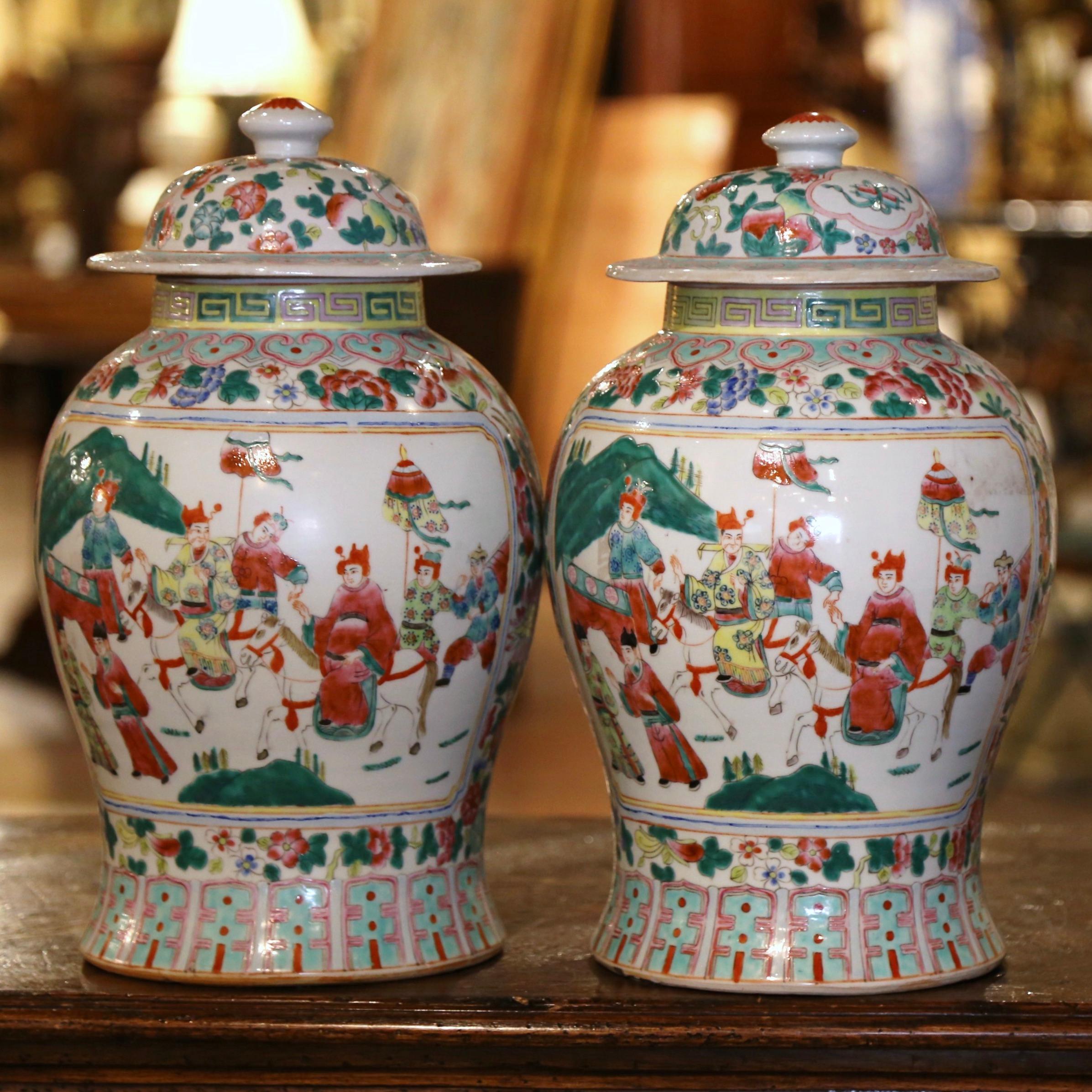 Pair of Early 20th Century Chinese Painted Famille Rose Porcelain Lidded Jars 3