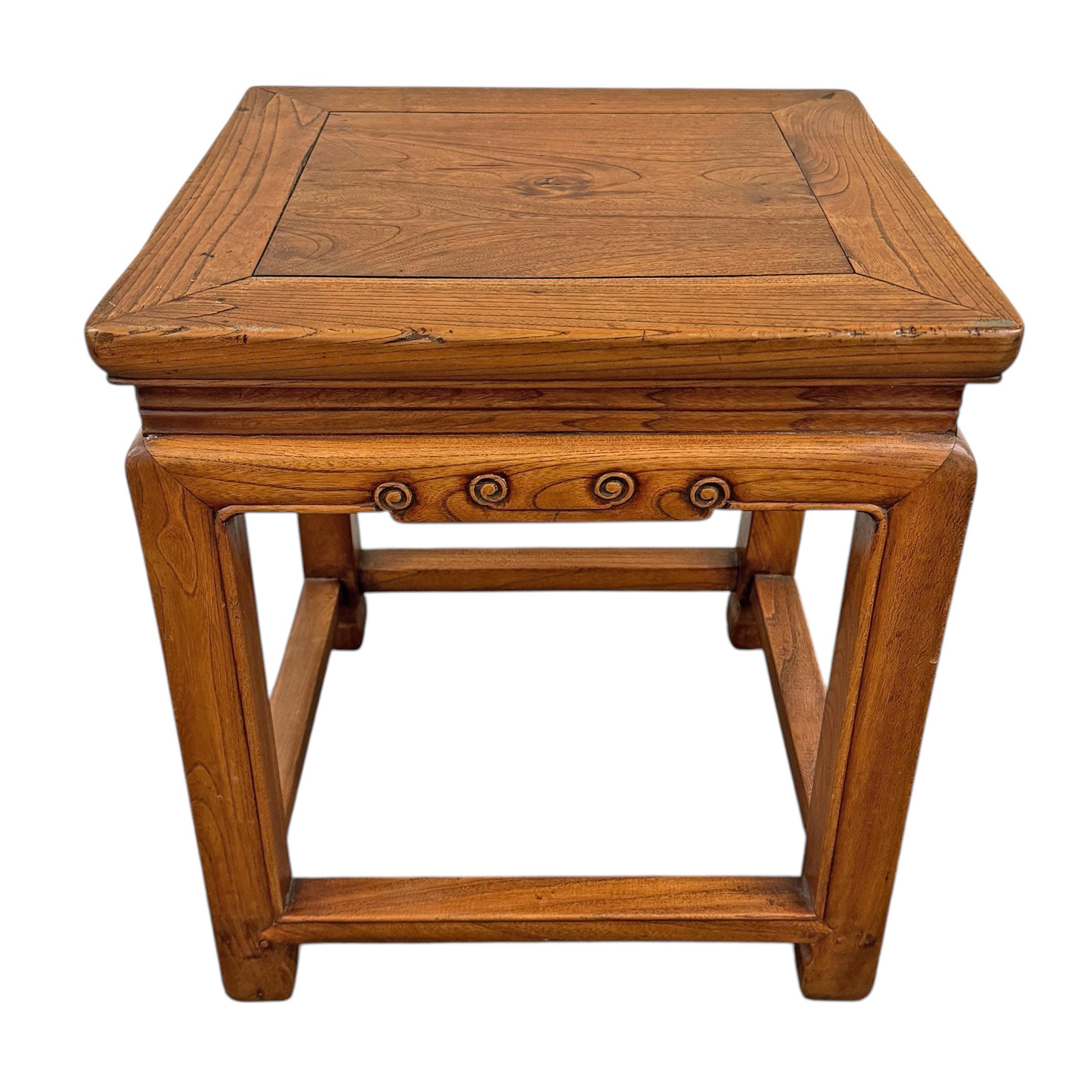 Hand-Crafted Pair of Early 20th Century Chinese Stools For Sale
