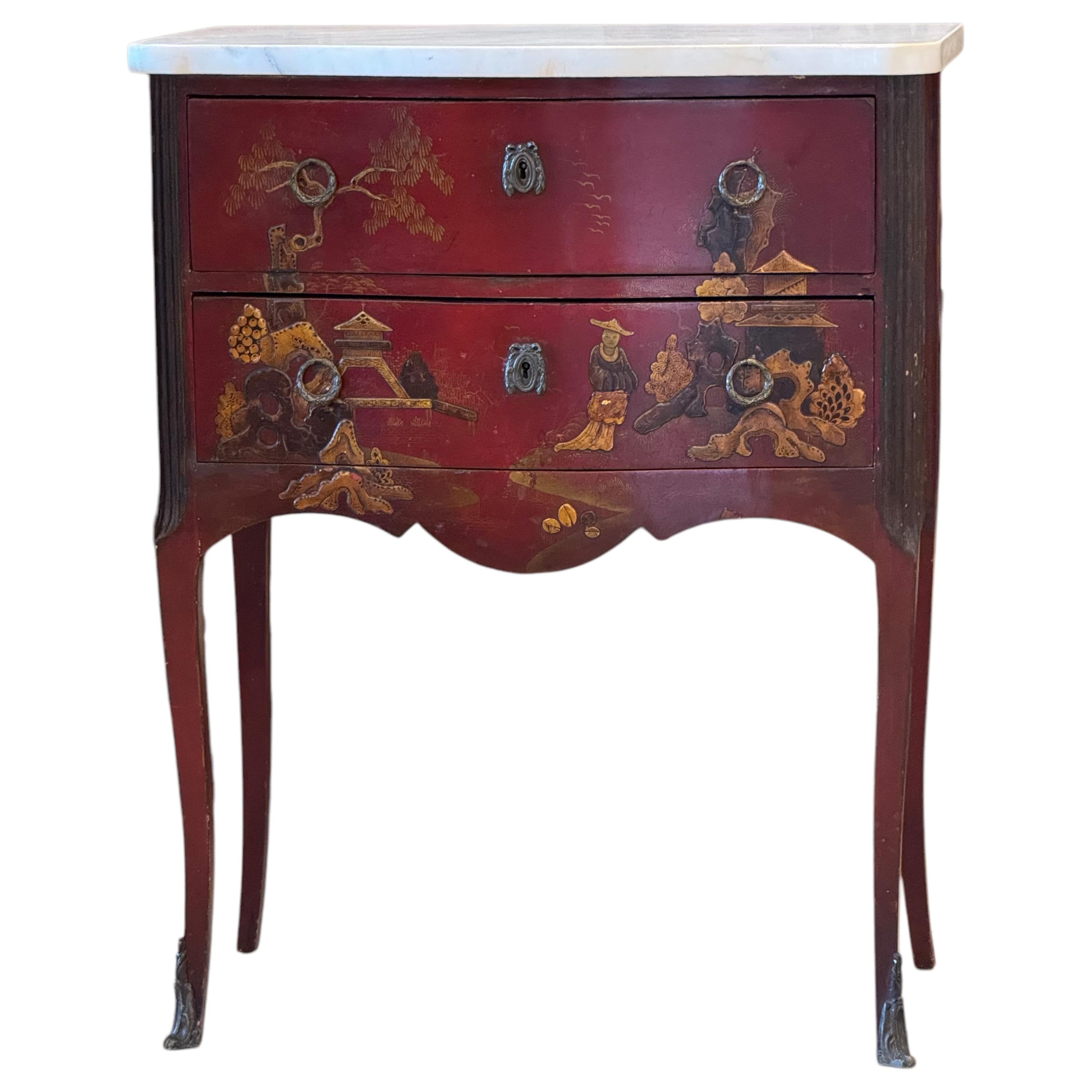 Français Paire de commodes à plateau de marbre Chinoiserie du début du 20ème siècle en vente