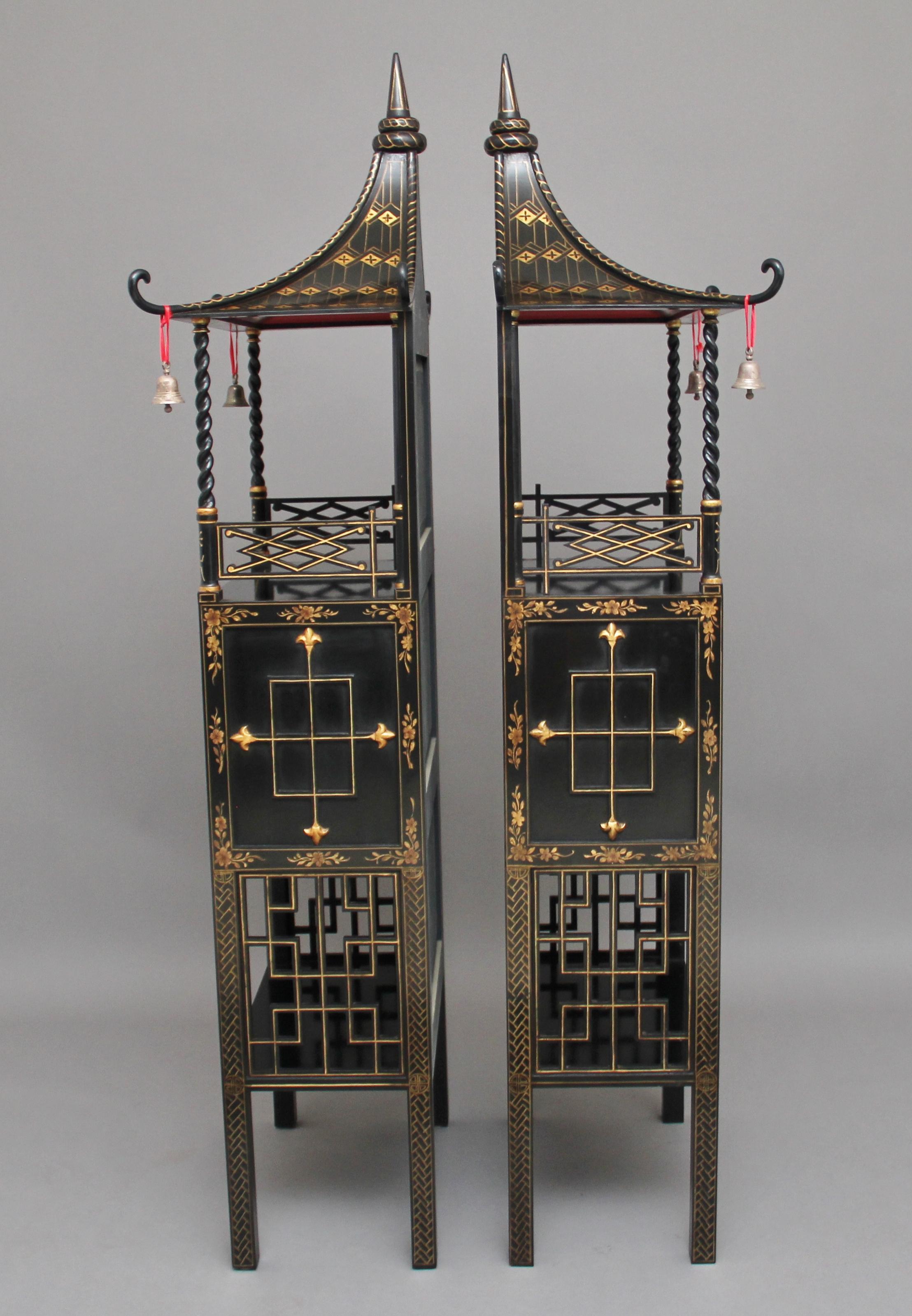 Pair of Early 20th Century Chinoiserie Open Cabinets In Good Condition In Martlesham, GB