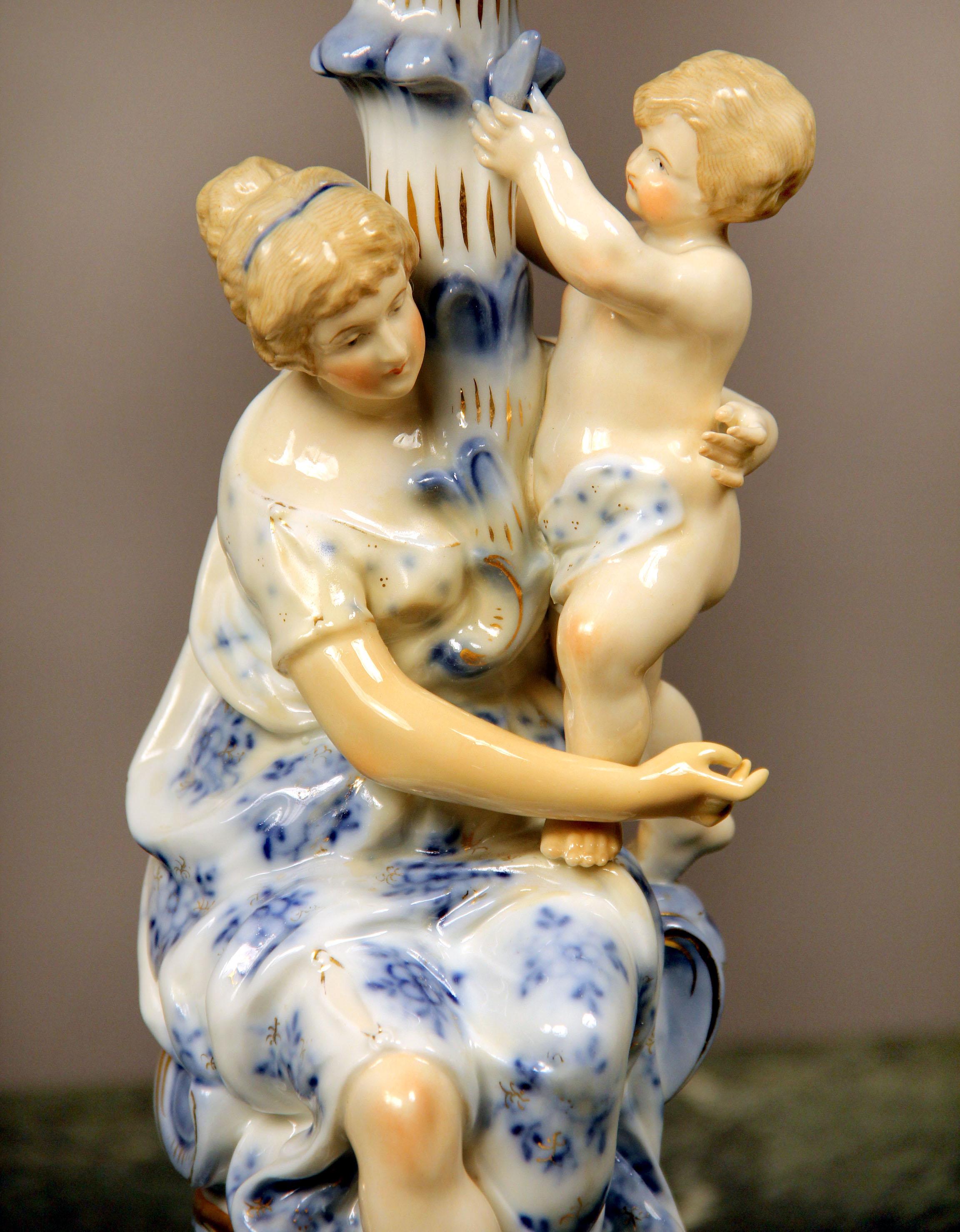 Belle Époque Pair of Early 20th Century Continental Porcelain Compotes For Sale