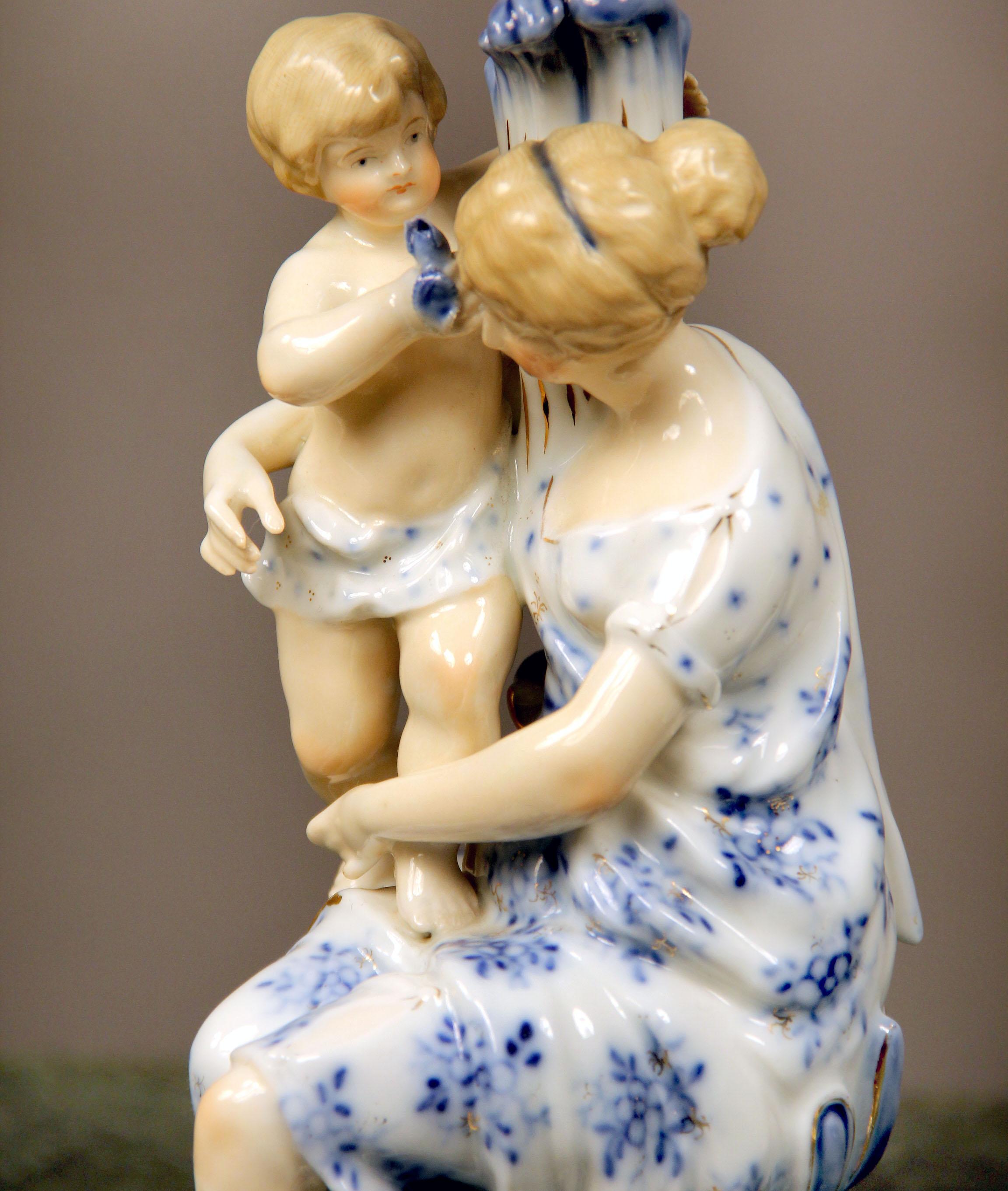 German Pair of Early 20th Century Continental Porcelain Compotes For Sale