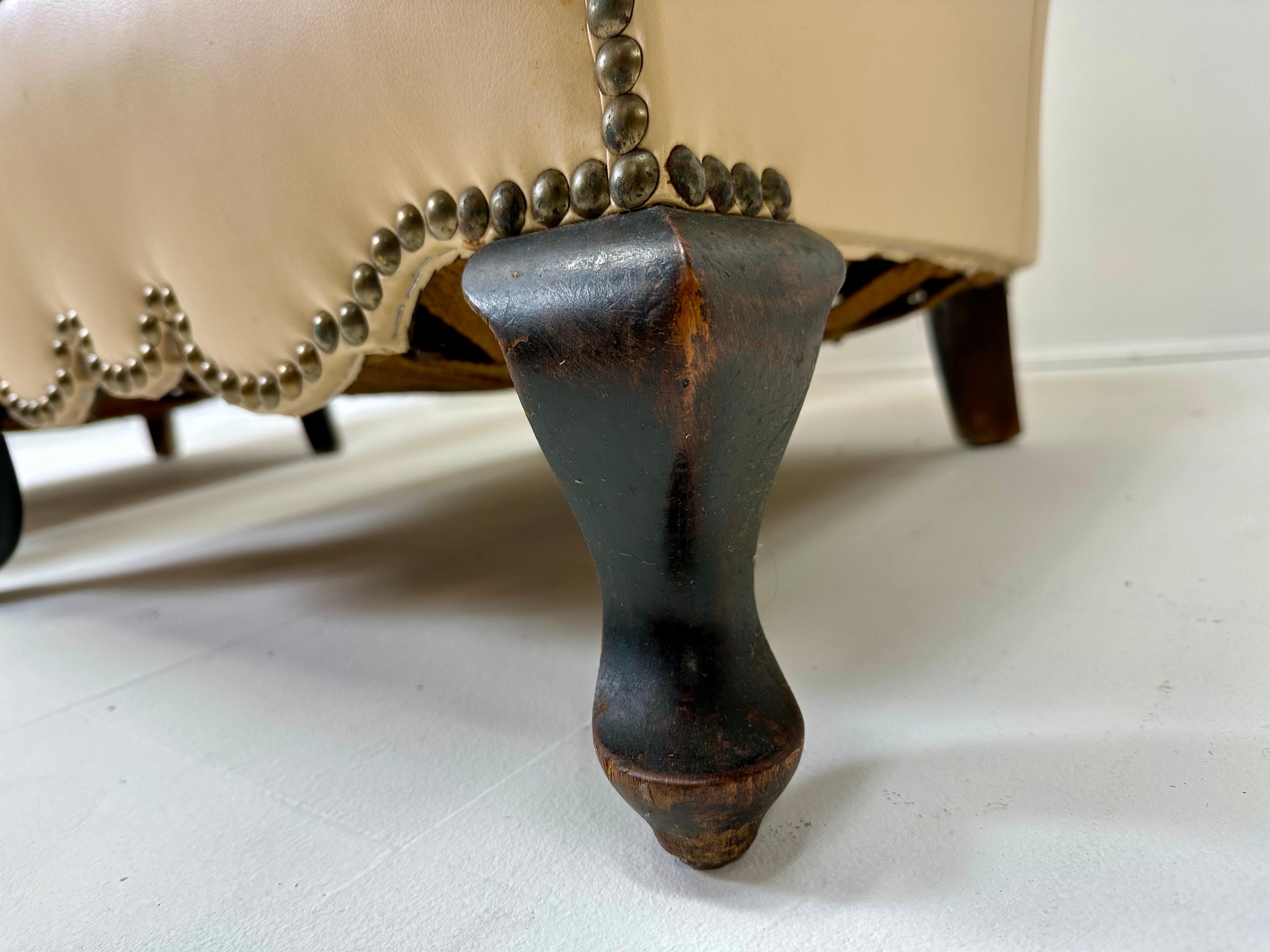 Paire de chaises en cuir danoises du début du 20e siècle Bon état - En vente à Turners Falls, MA