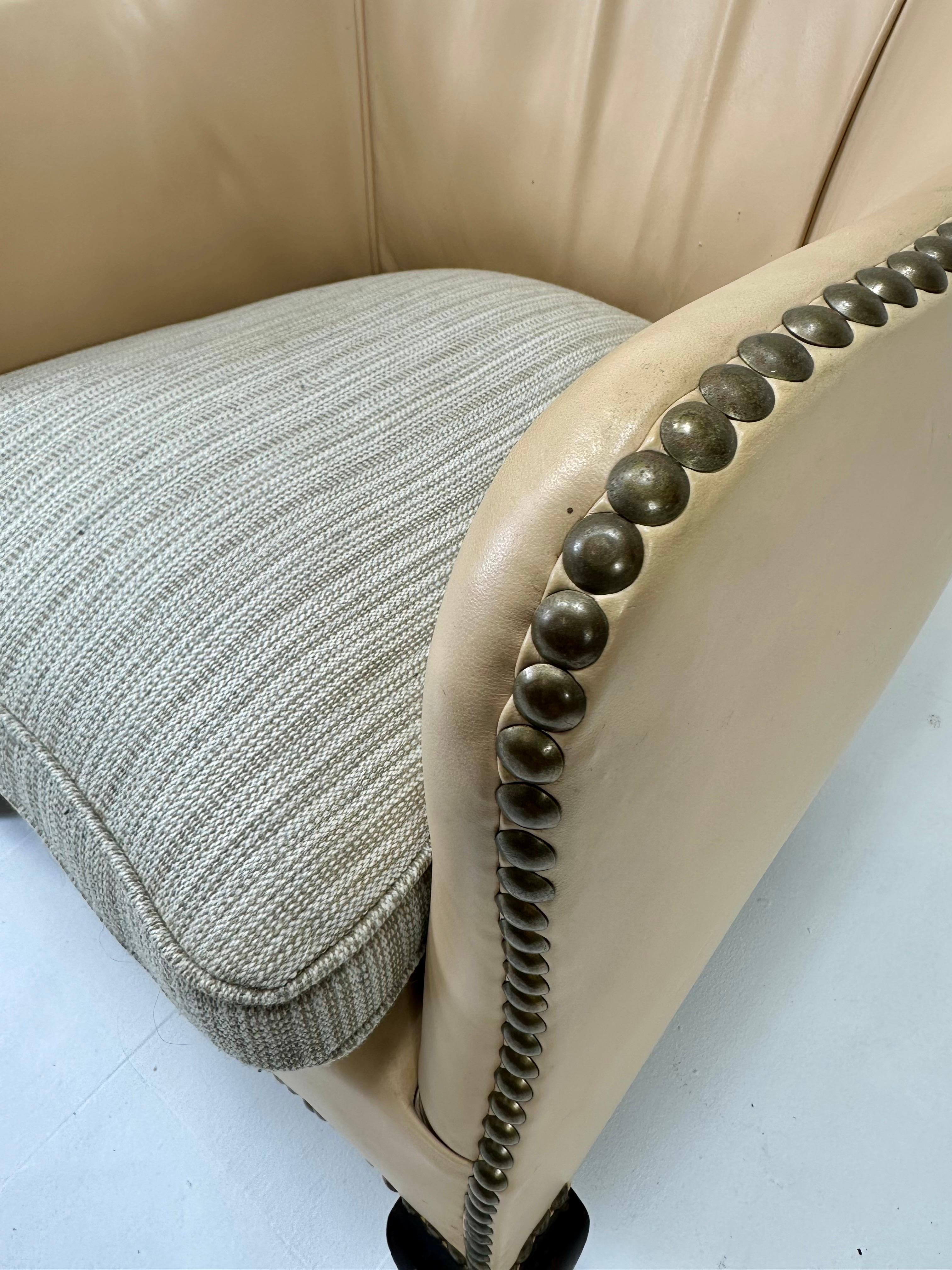 20ième siècle Paire de chaises en cuir danoises du début du 20e siècle en vente