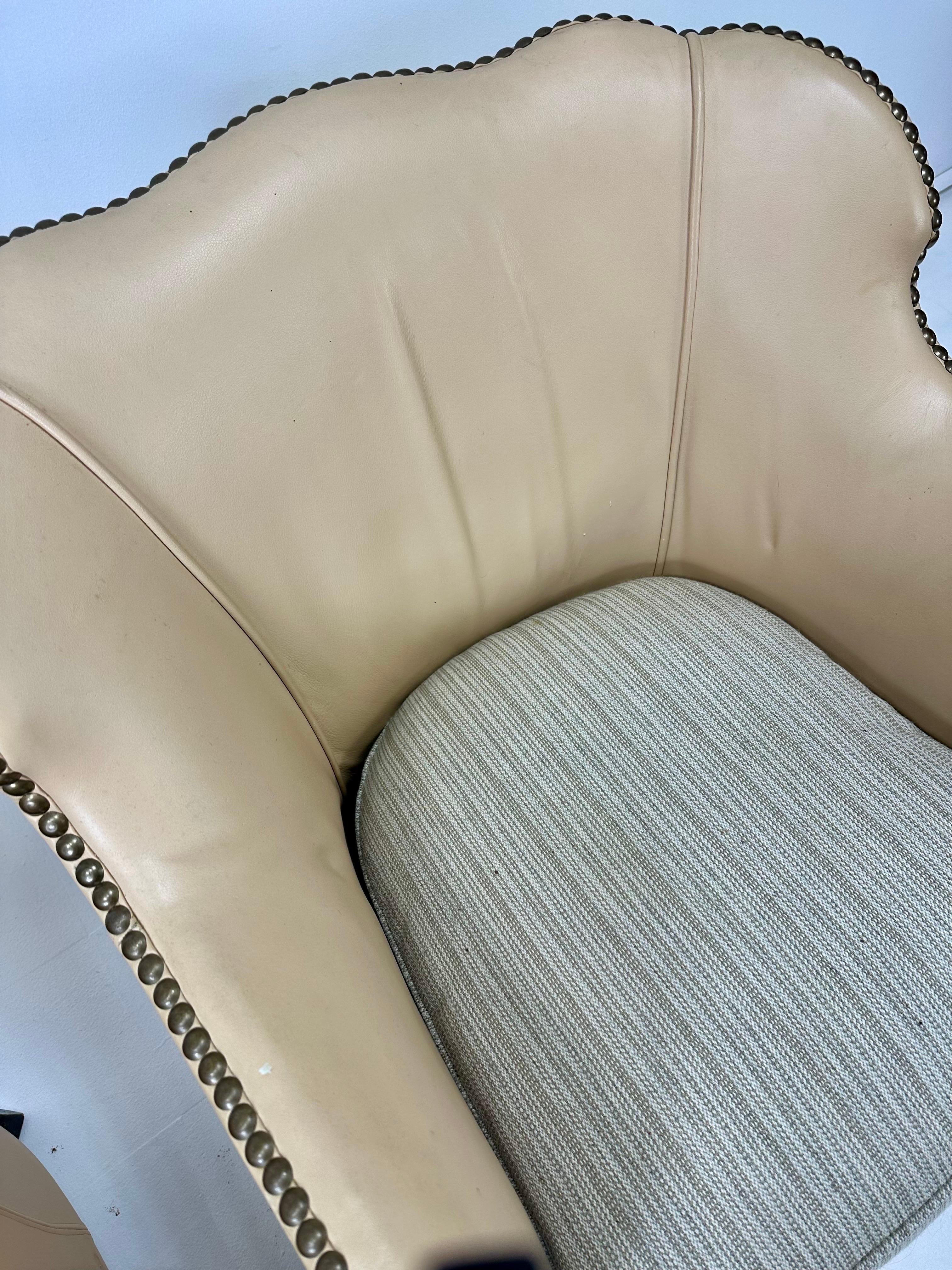 Cuir Paire de chaises en cuir danoises du début du 20e siècle en vente