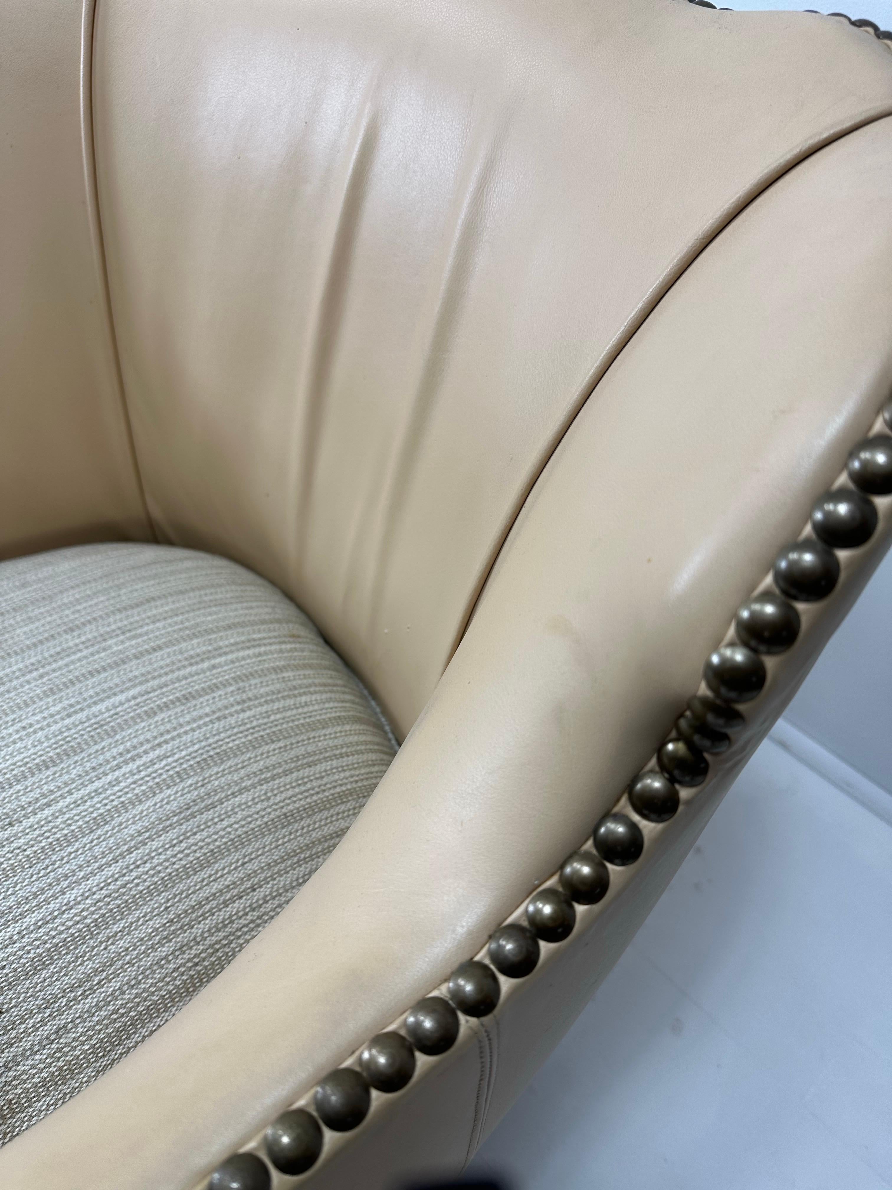 Paire de chaises en cuir danoises du début du 20e siècle en vente 1