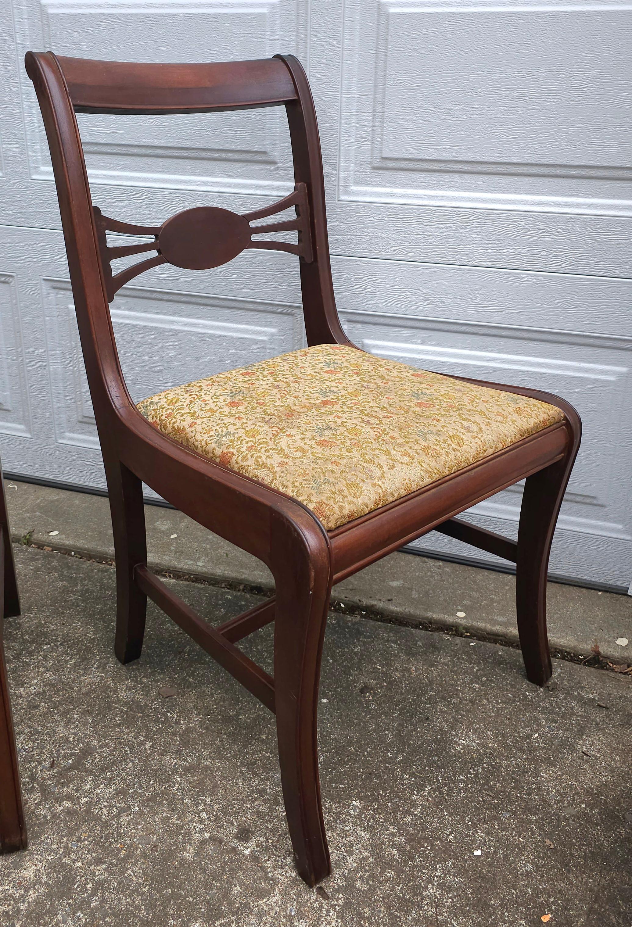 Autre Paire de chaises d'appoint en acajou et tapissées de style Duncan Phyfe du début du 20e siècle en vente