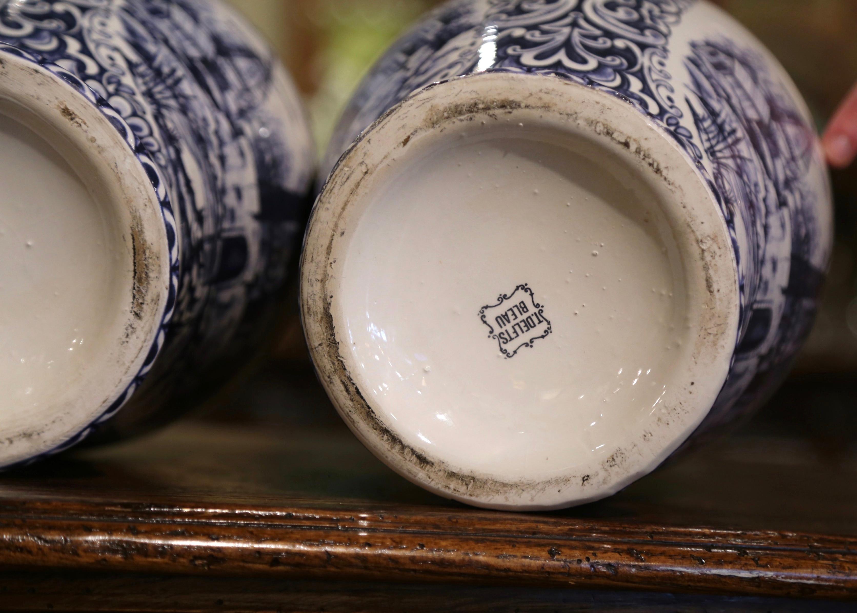 Pair of Early 20th Century Dutch Blue and White Hand Painted Faience Delft Vases For Sale 7