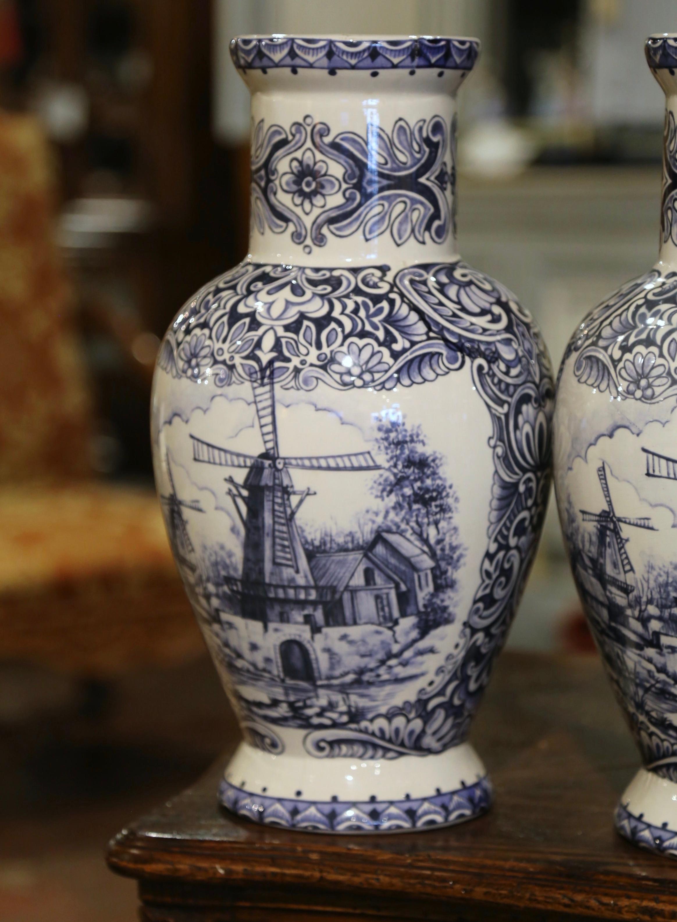 Hand-Crafted Pair of Early 20th Century Dutch Blue and White Hand Painted Faience Delft Vases For Sale