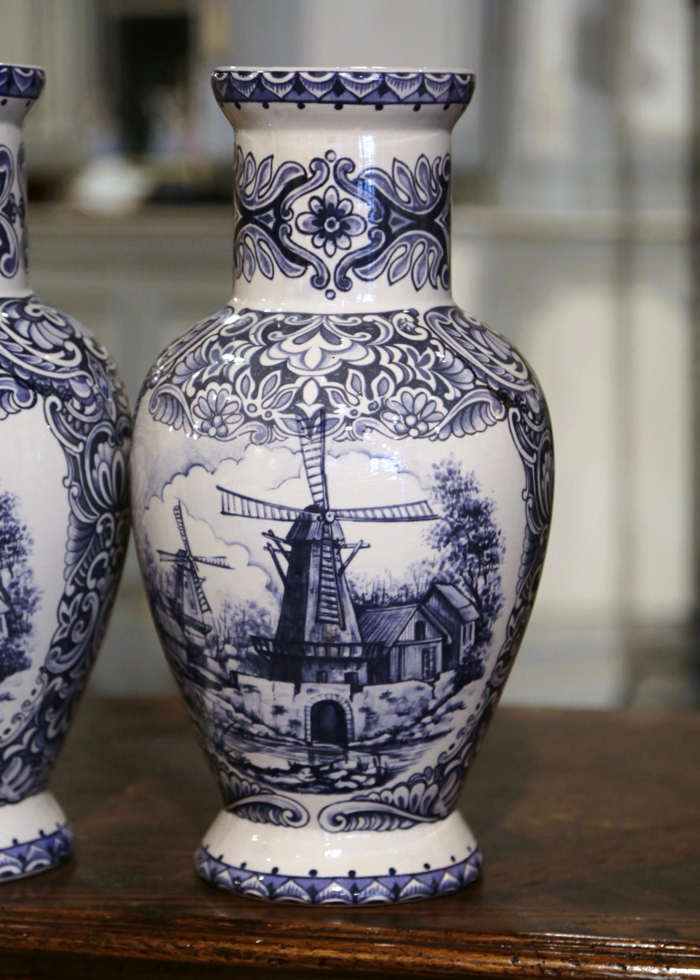 Pair of Early 20th Century Dutch Blue and White Hand Painted Faience Delft Vases In Excellent Condition For Sale In Dallas, TX