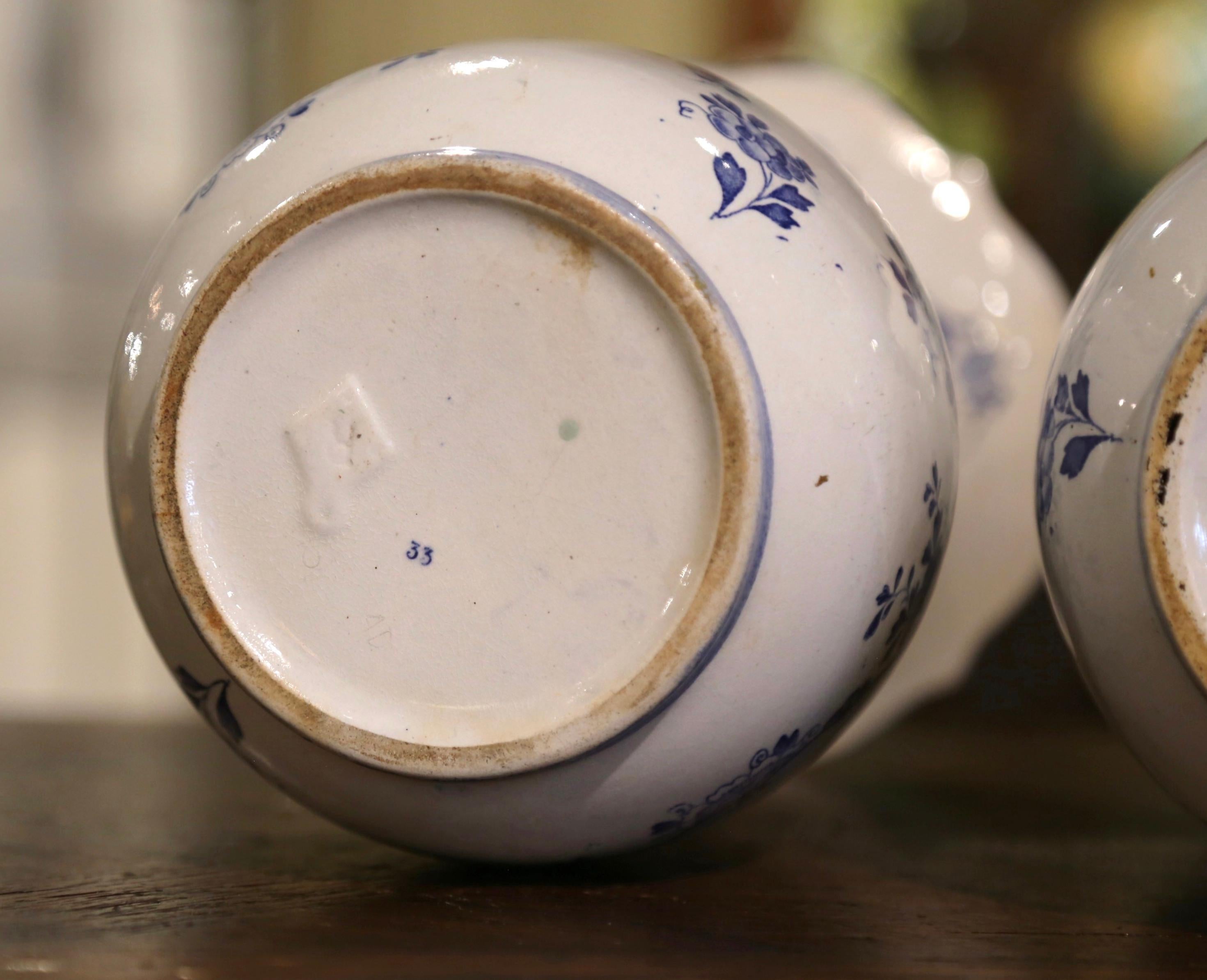 Pair of Early 20th Century Dutch Blue and White Hand Painted Faience Delft Vases For Sale 4