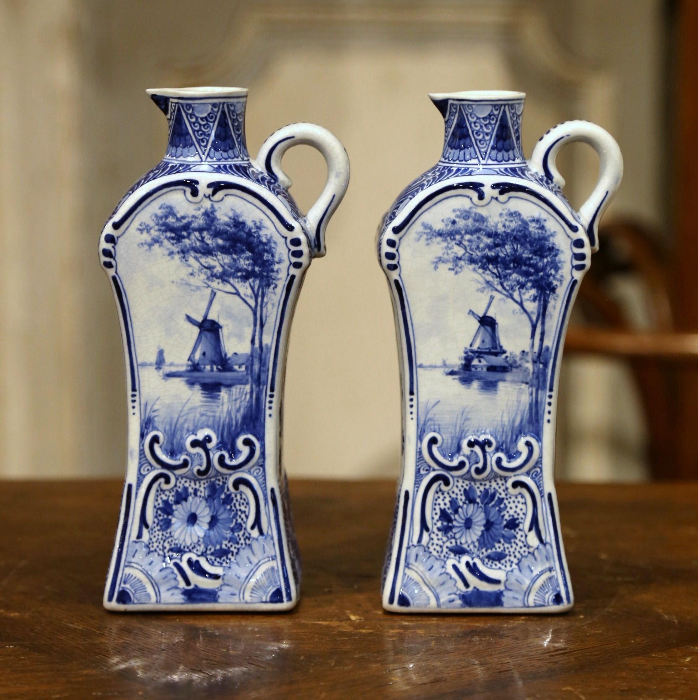 Pair of Early 20th Century Dutch Painted Faience Delft Oil or Vinegar Bottles For Sale 2