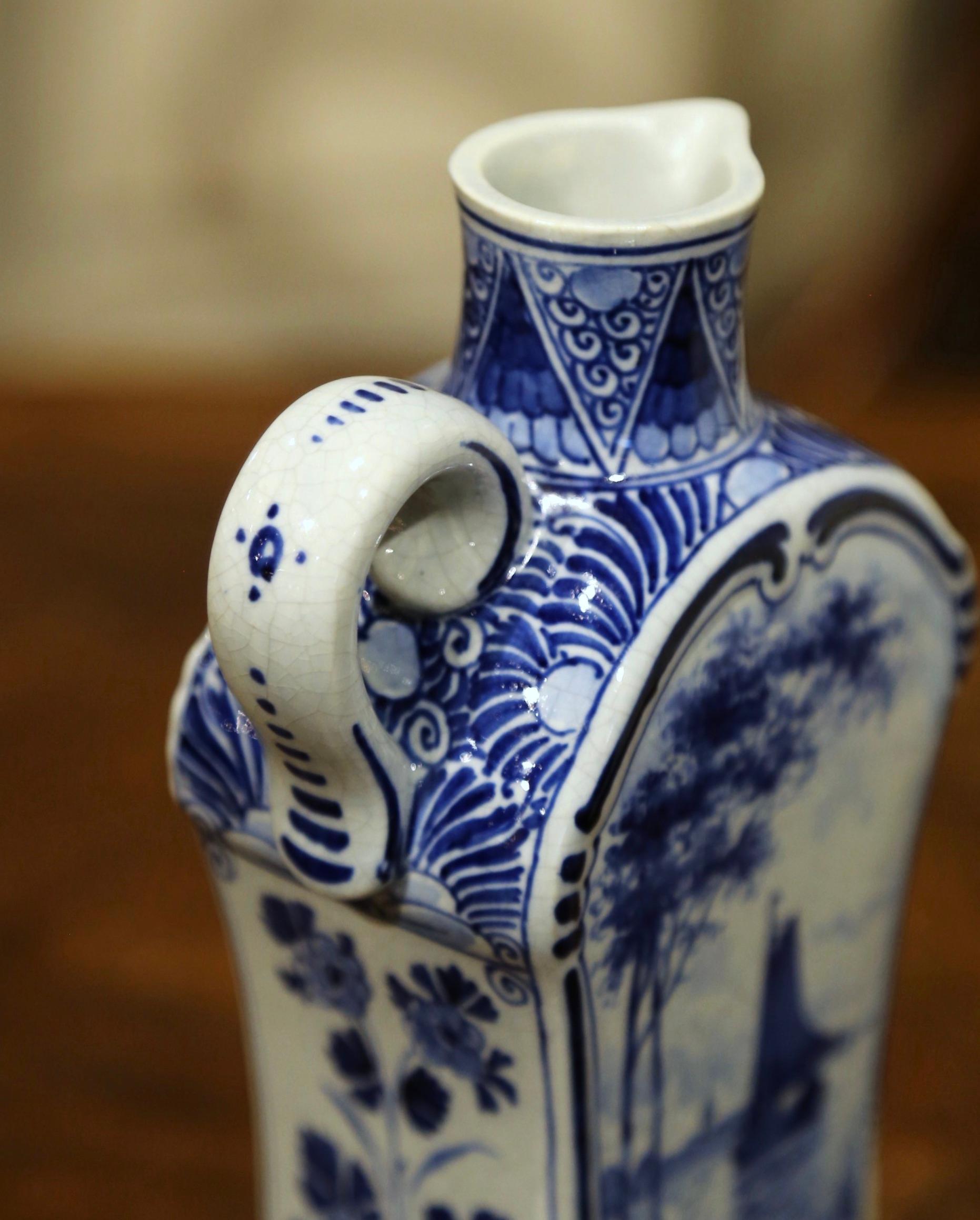 Pair of Early 20th Century Dutch Painted Faience Delft Oil or Vinegar Bottles For Sale 3