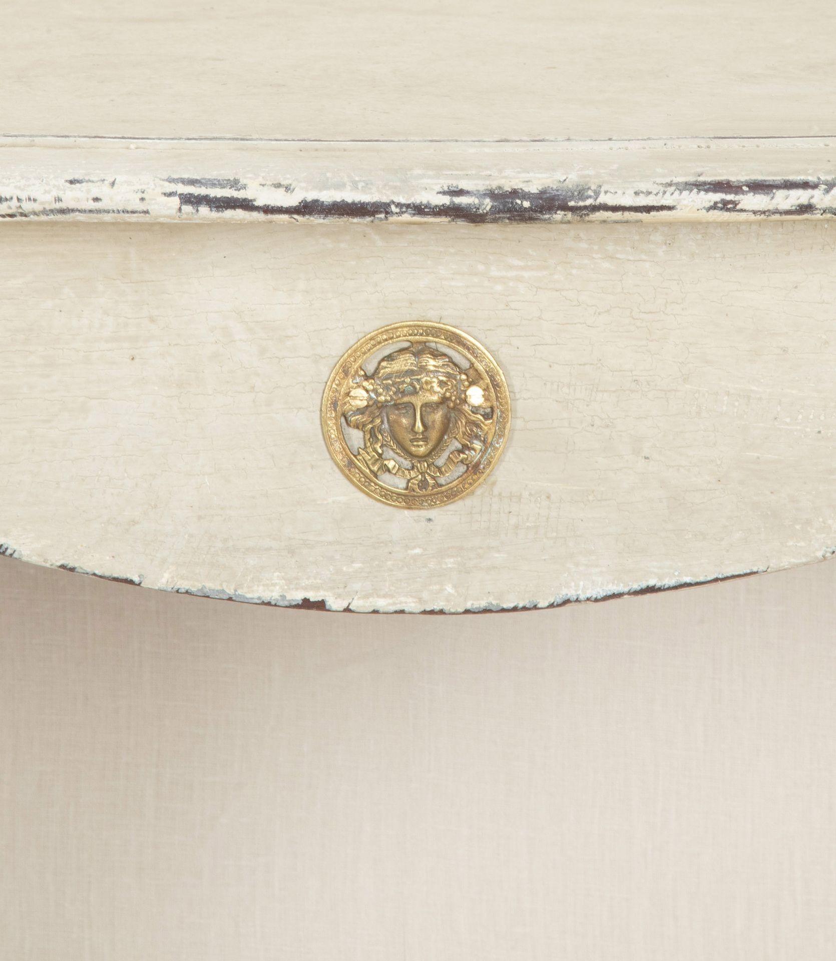 Baroque Pair of Early 20th Century Dutch Serpentine Form Console Tables For Sale