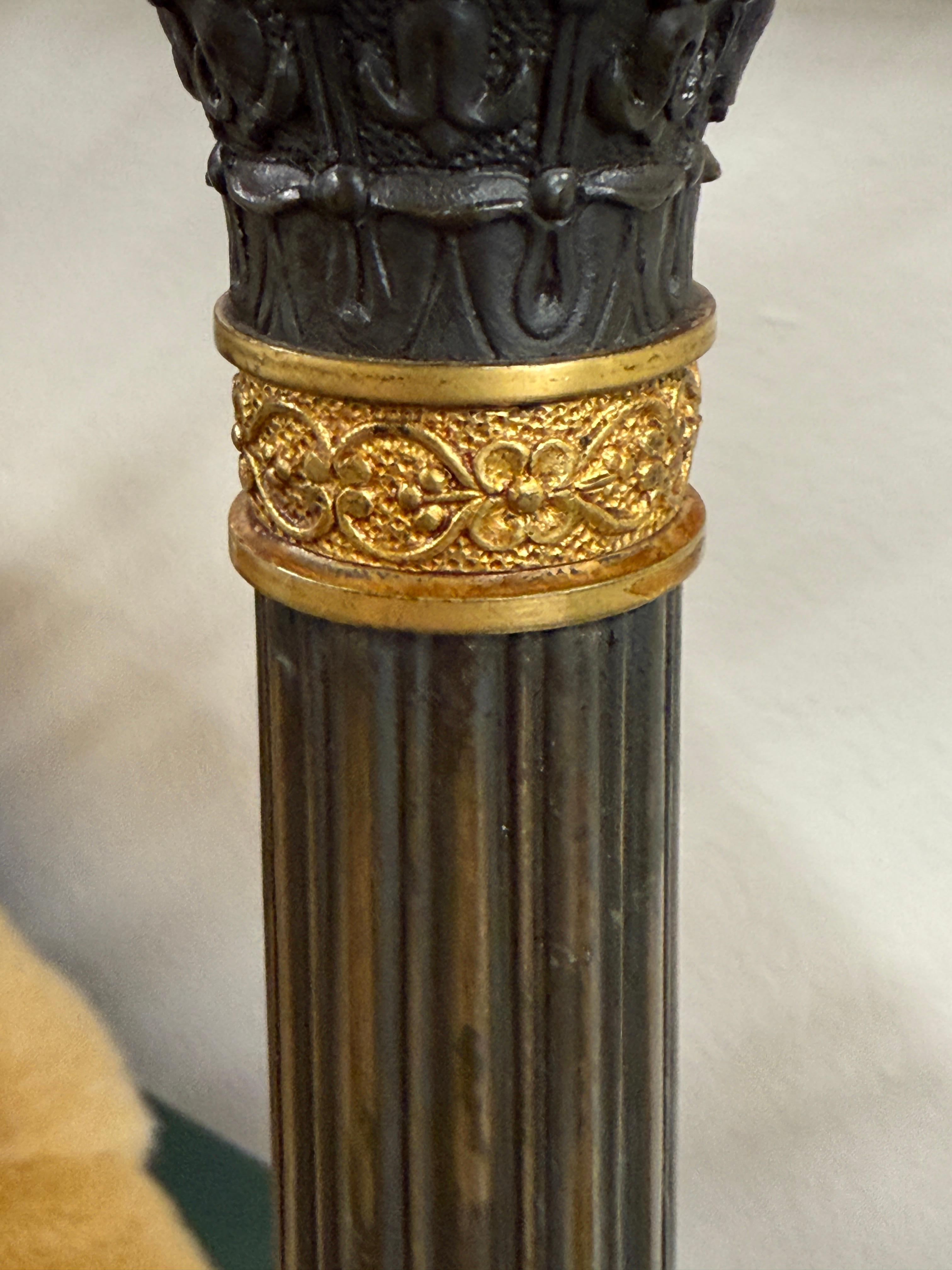 Coppia di candelabri in bronzo stile impero dei primi del Novecento in vendita 7