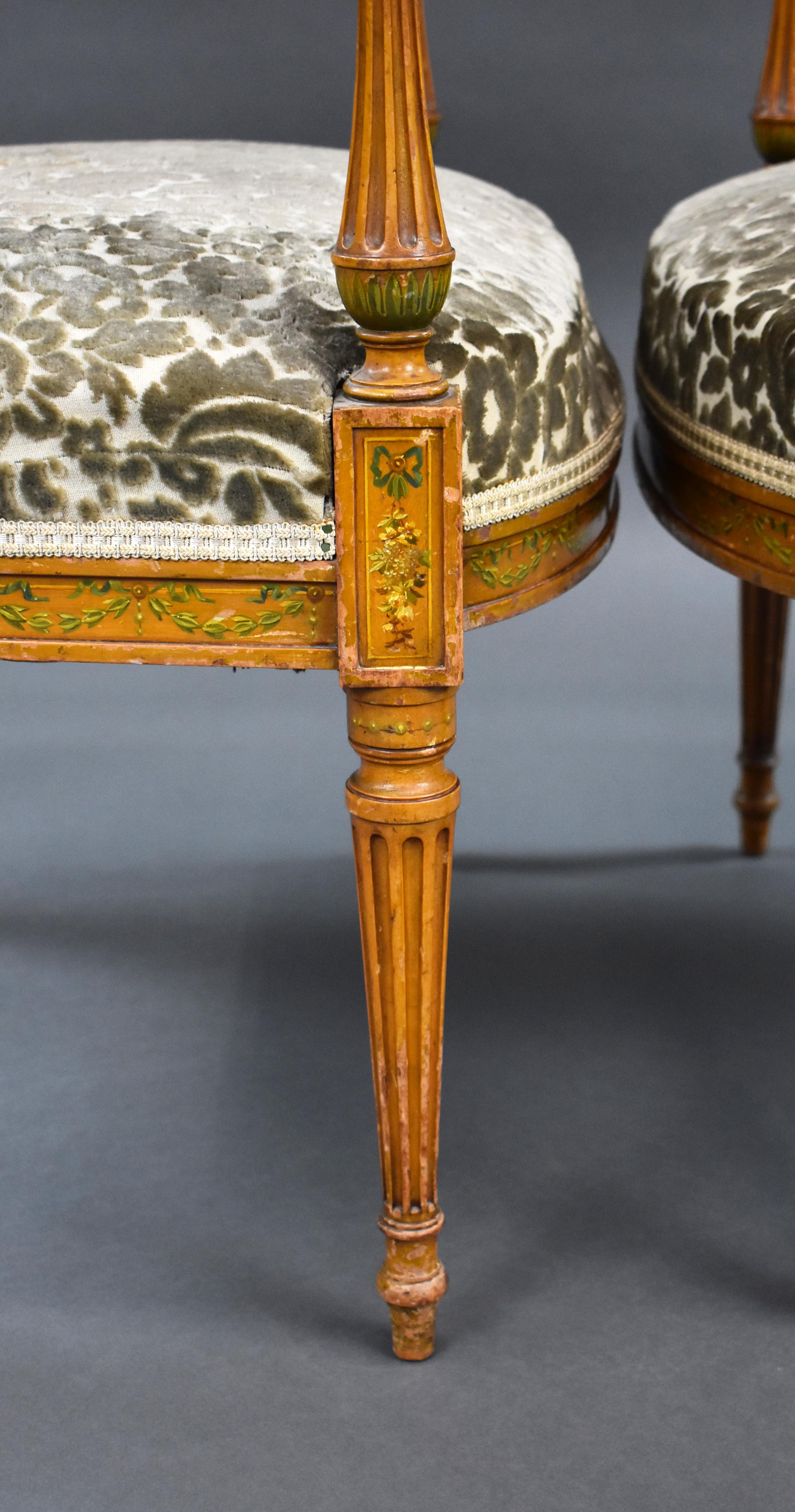Paire de fauteuils édouardiens anglais en bois de citronnier peints à la main du début du XXe siècle en vente 3