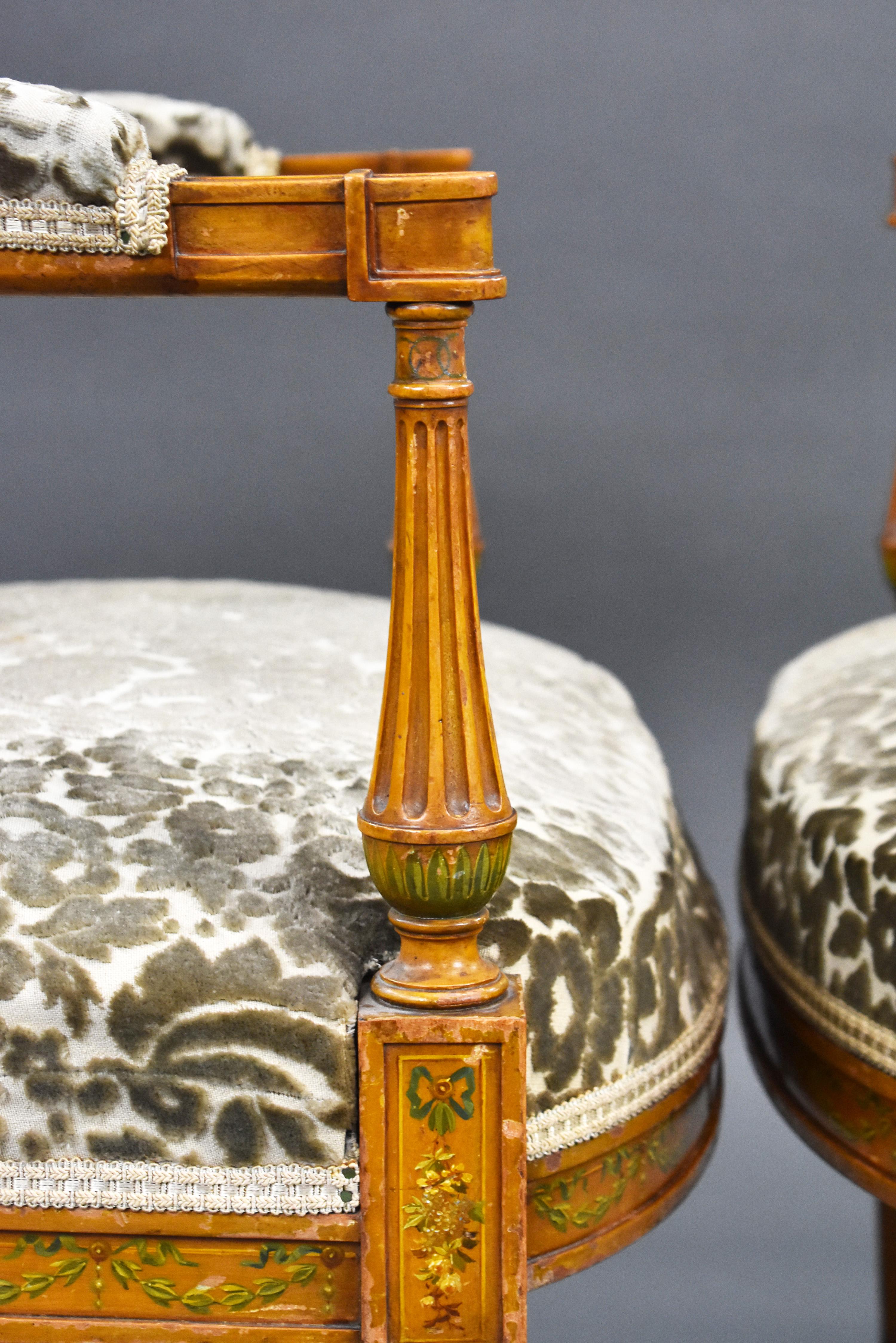 Paire de fauteuils édouardiens anglais en bois de citronnier peints à la main du début du XXe siècle en vente 2