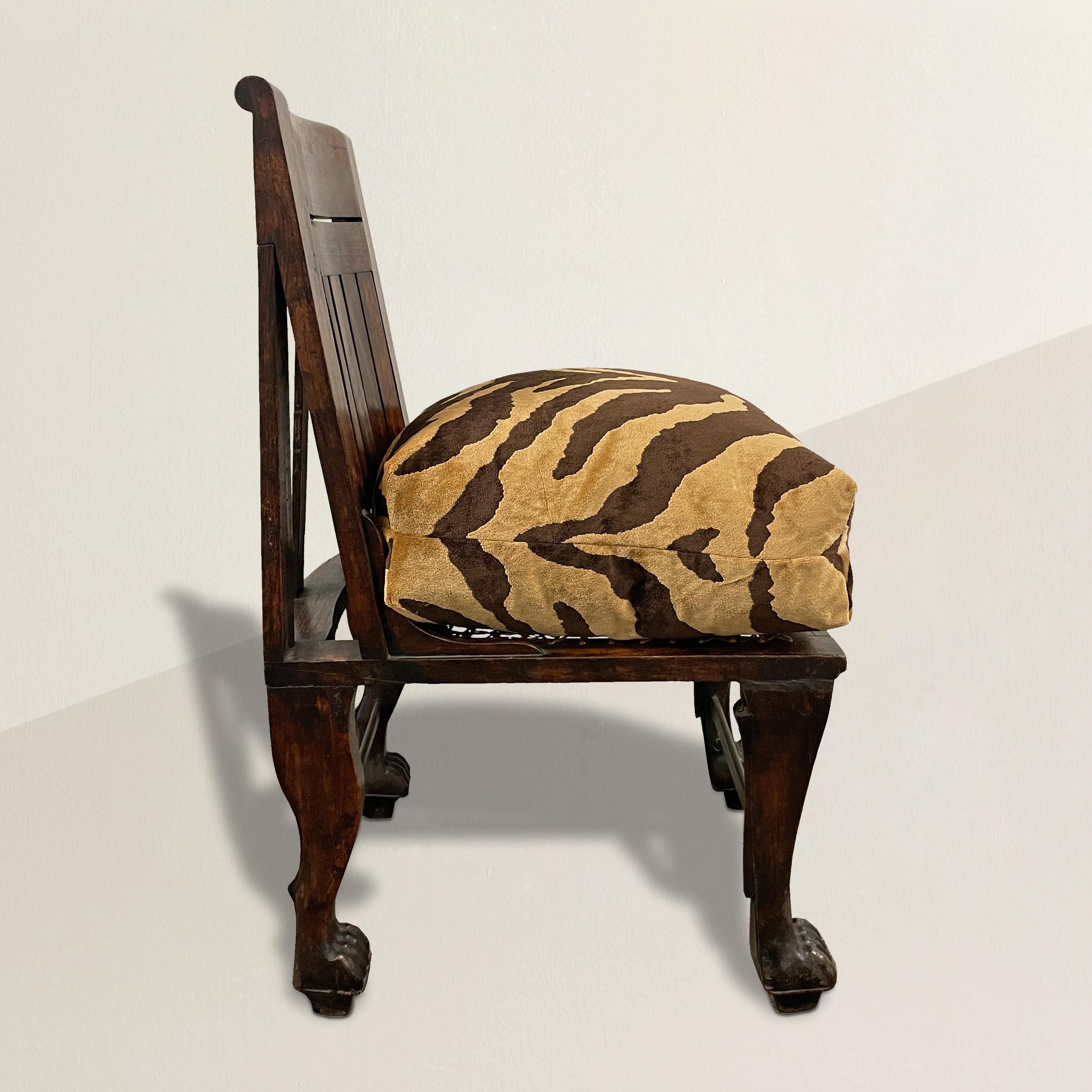Néo-égyptien Paire de chaises néo-égyptiennes anglaises du début du XXe siècle en vente