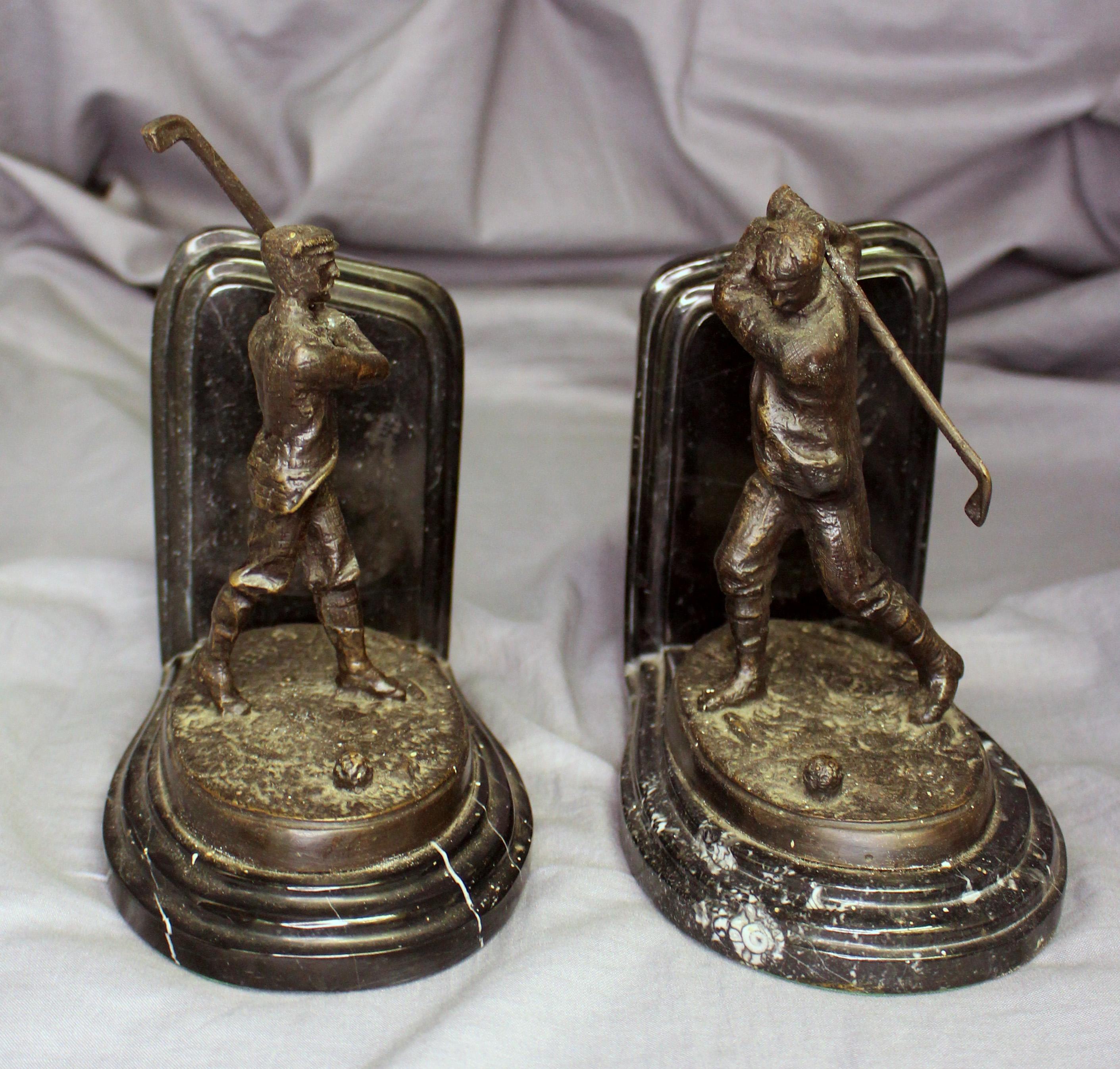 Pair of Early 20th Century English Golfer Bronze & Marble Bookends (Englisch) im Angebot