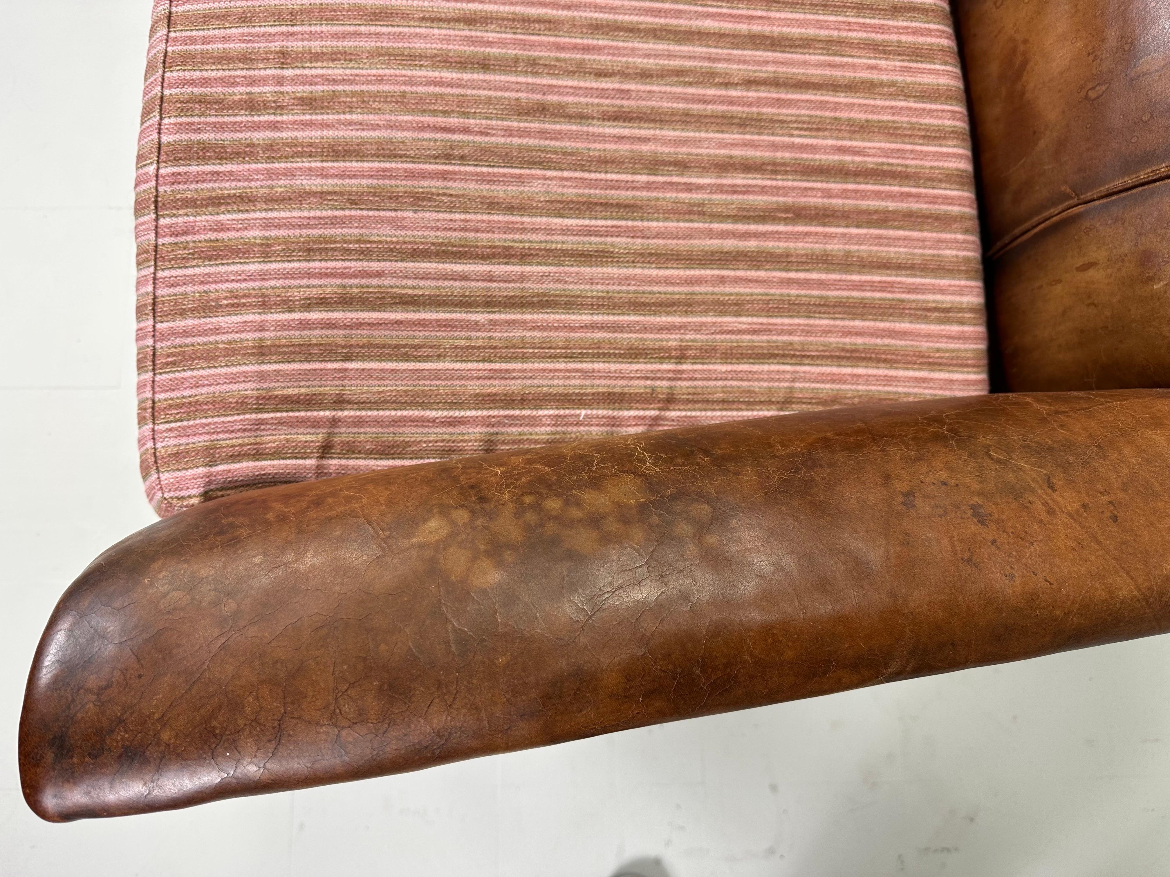 Paire de chaises longues en cuir européennes du début du 20e siècle en vente 3
