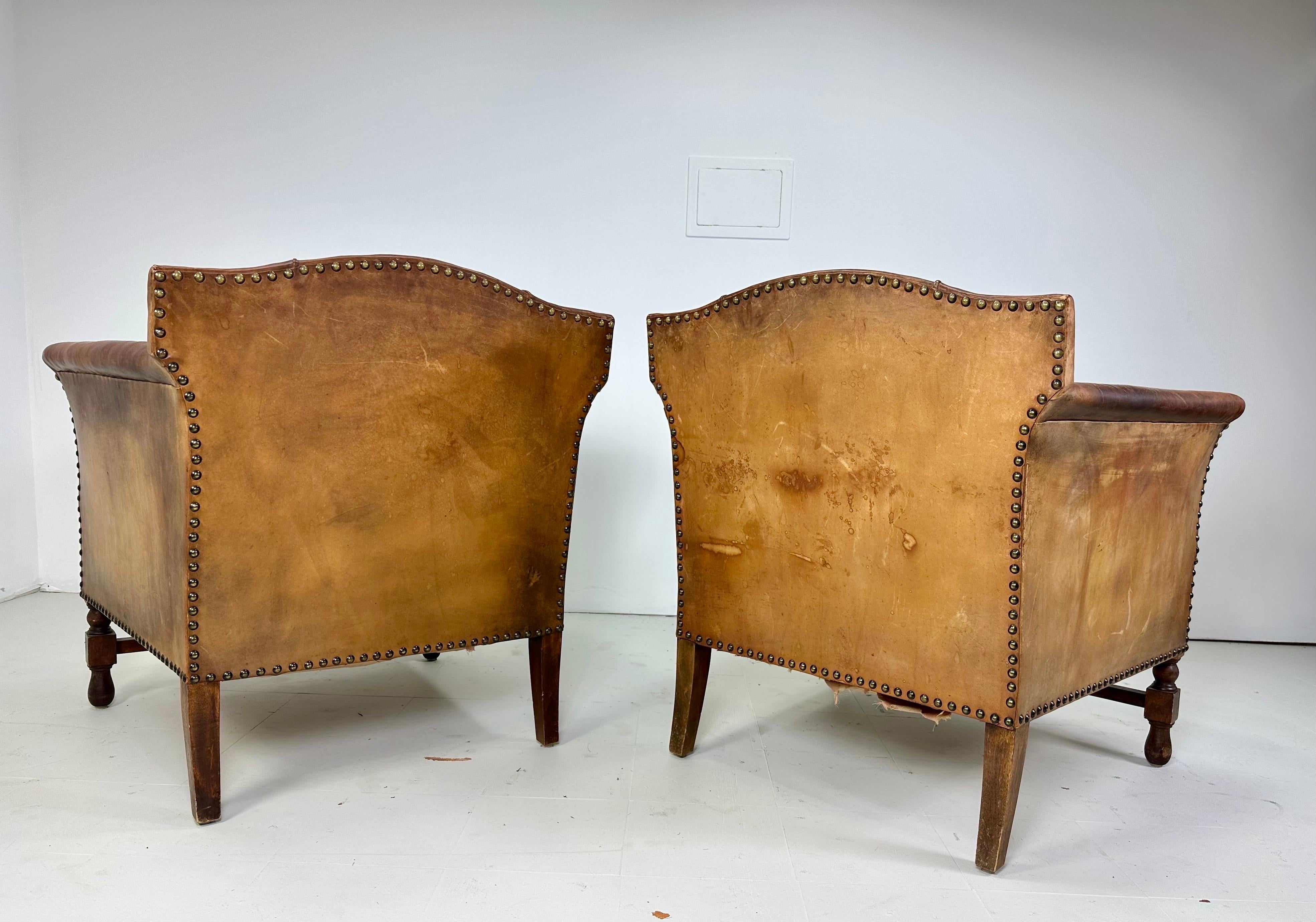 Paire de chaises longues en cuir européennes du début du 20e siècle en vente 2
