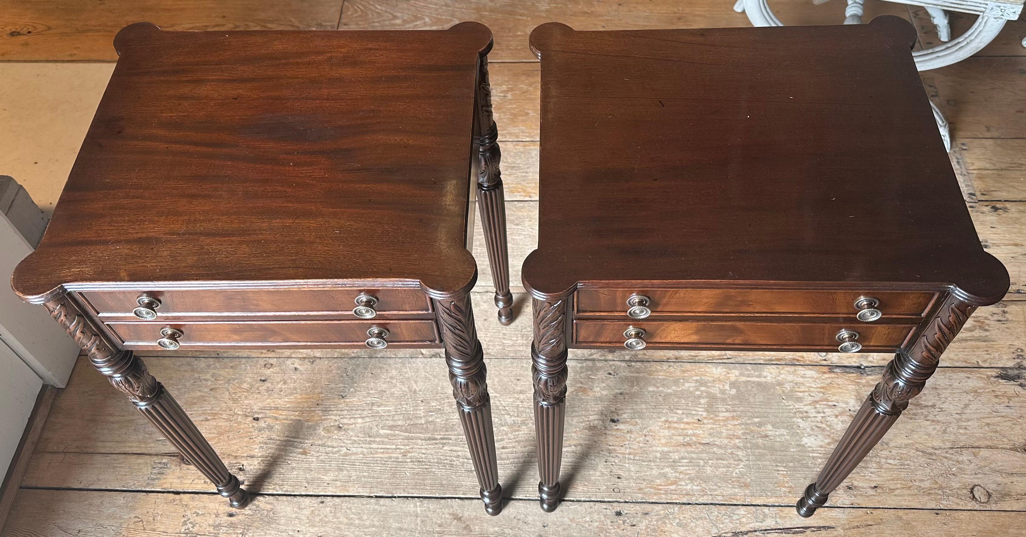 Pair of Early 20th Century Federal Side Tables in Style of Thomas Seymour In Good Condition In Essex, MA