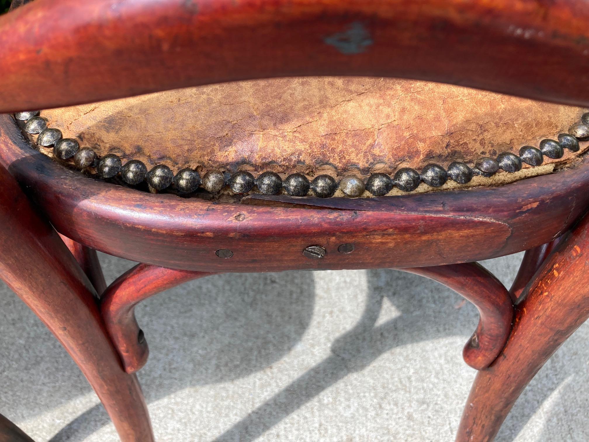 Pair of Early 20th Century French Art Deco Period Bentwood Thonet Bistro Chairs For Sale 6