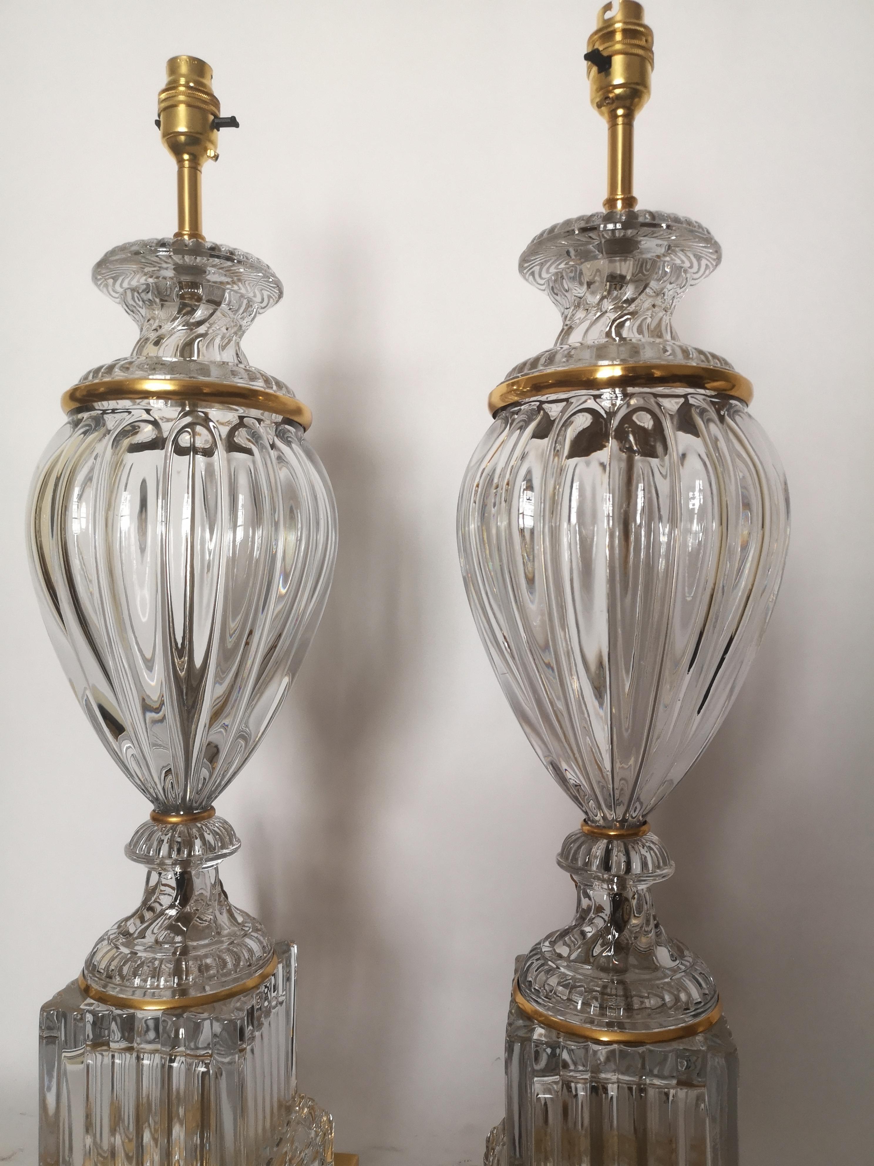 Pair of Early 20th Century French Baccarat Crystal and Bronze Lamps For Sale 2