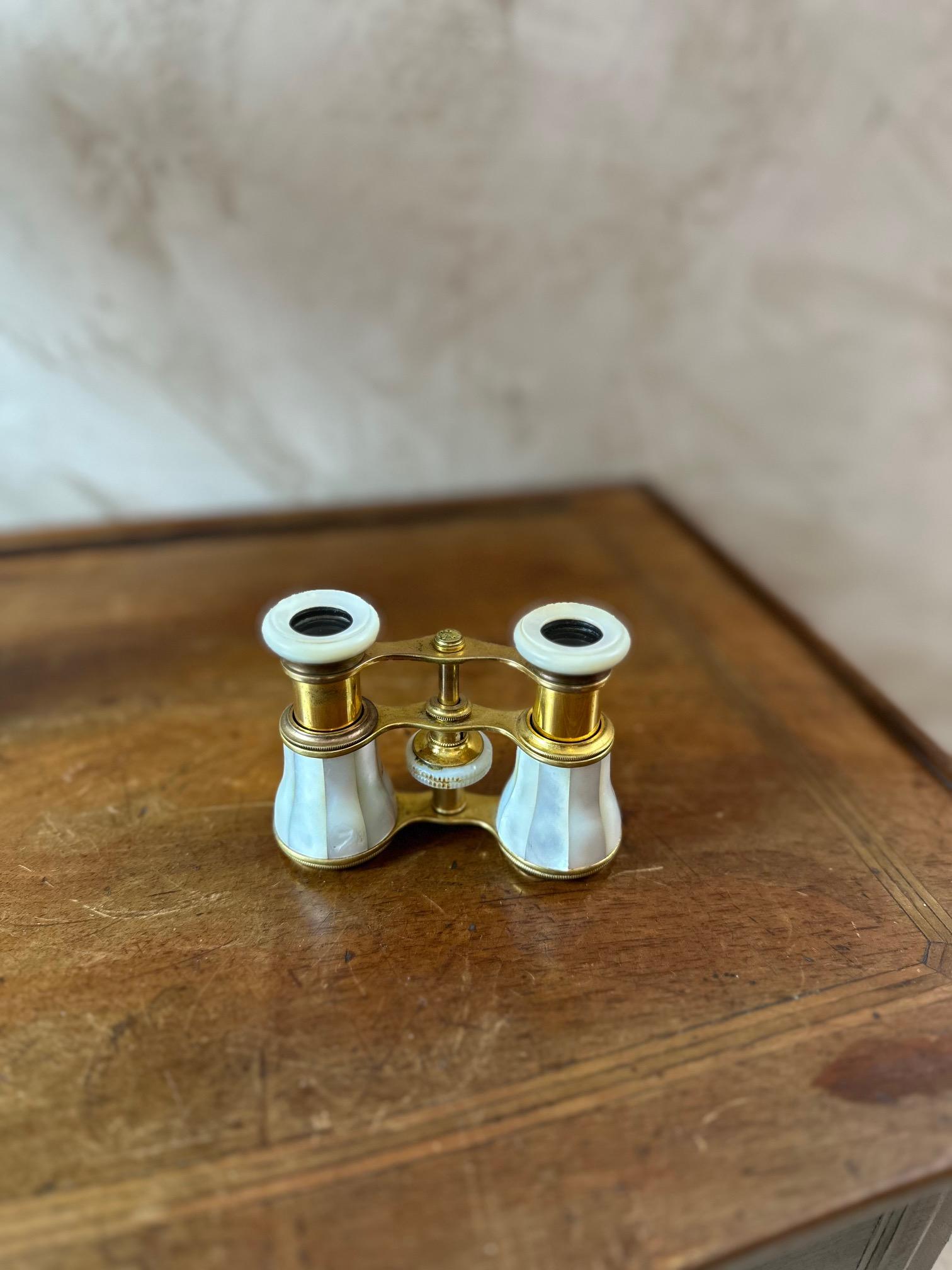 Paire de verres d'opéra en laiton français du début du 20e siècle, années 1900 en vente 6