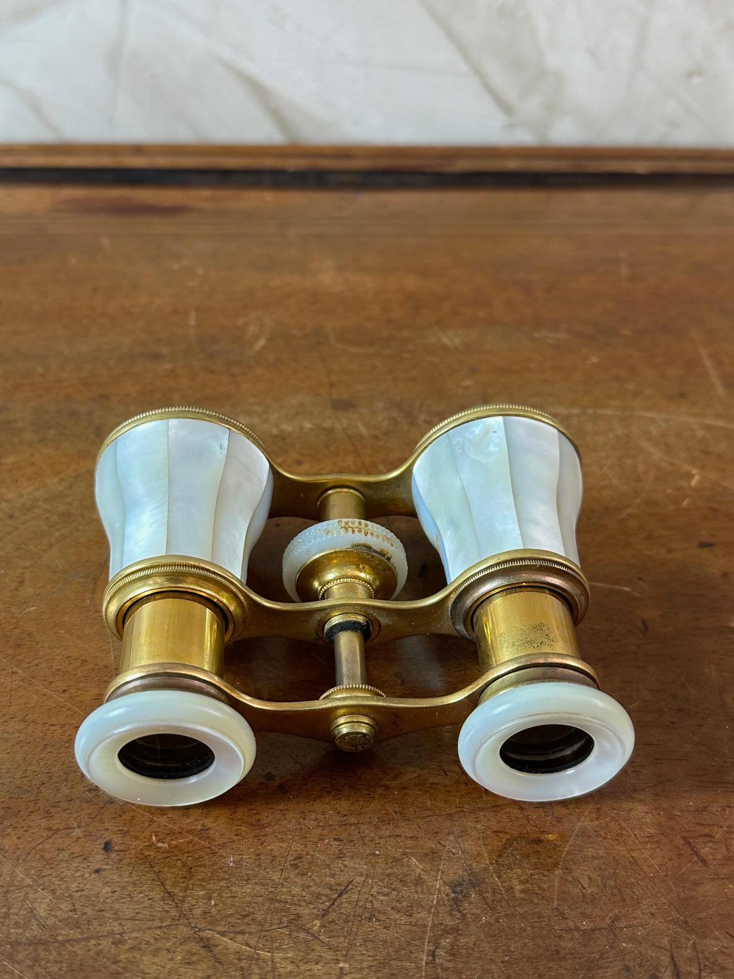 Paire de verres d'opéra en laiton français du début du 20e siècle, années 1900 Bon état - En vente à LEGNY, FR